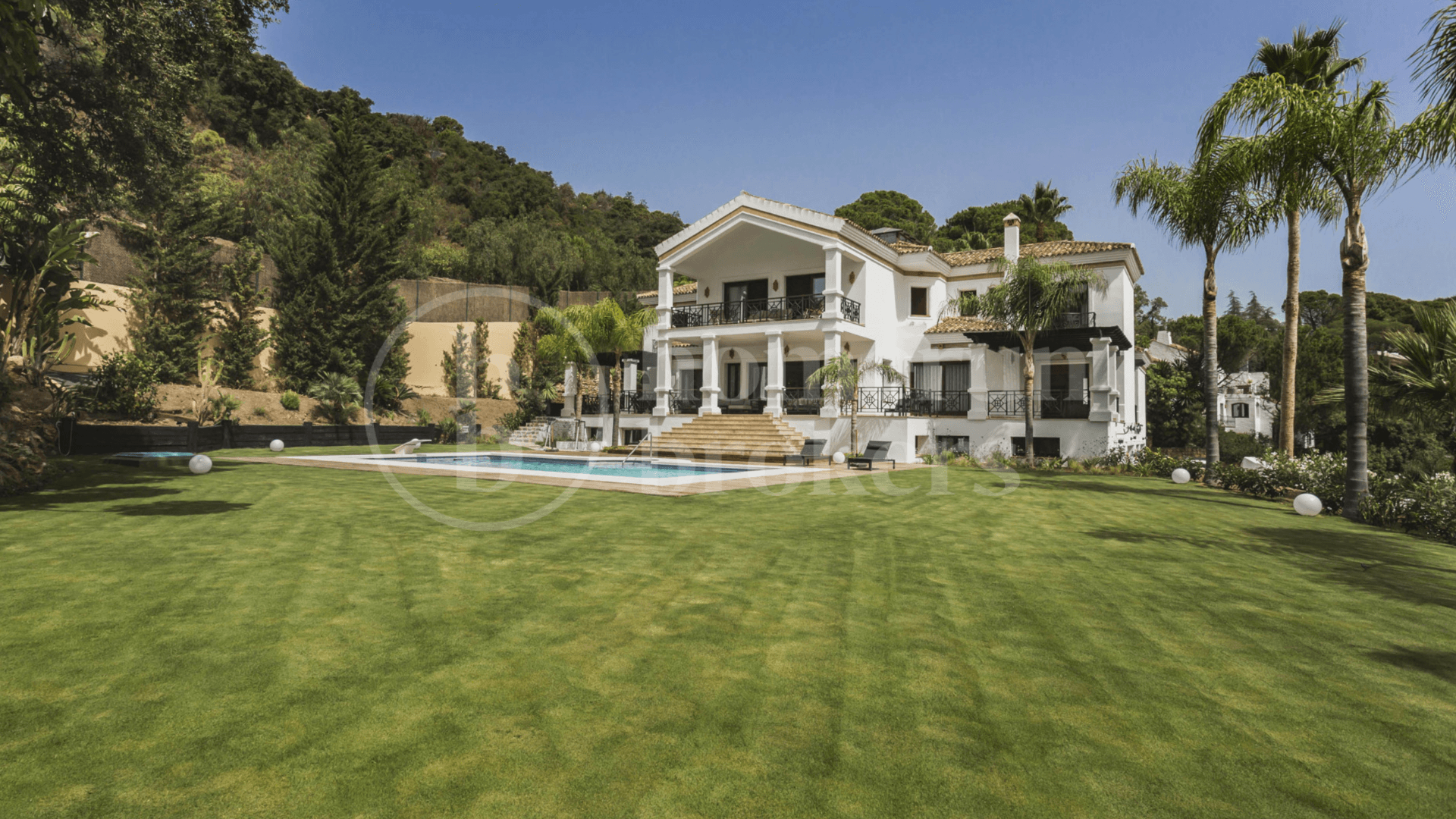 Villa Sonsoles - 7-Bedroom Villa with Panoramic Views in El Madroñal