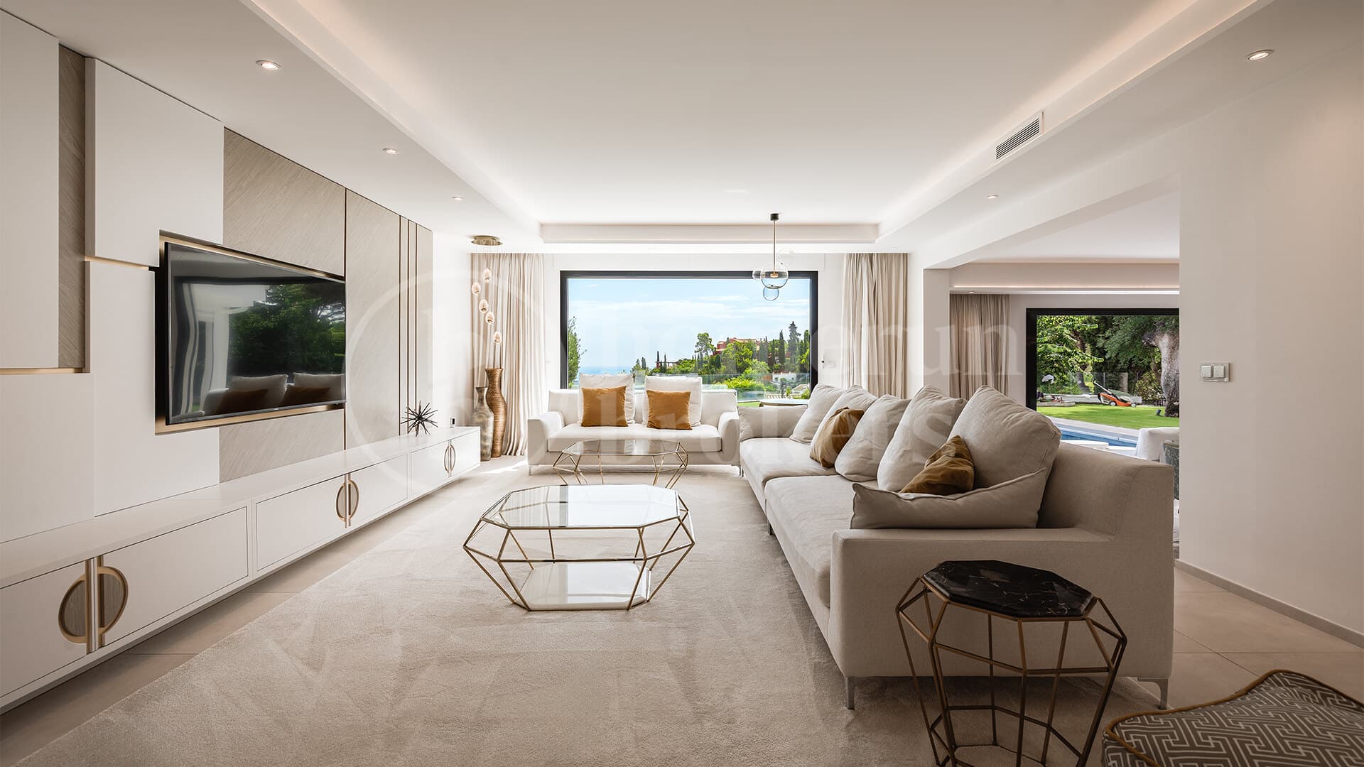 Villa Magnolia - Renovated Villa with Panoramic Sea Views in El Madroñal, Benahavís