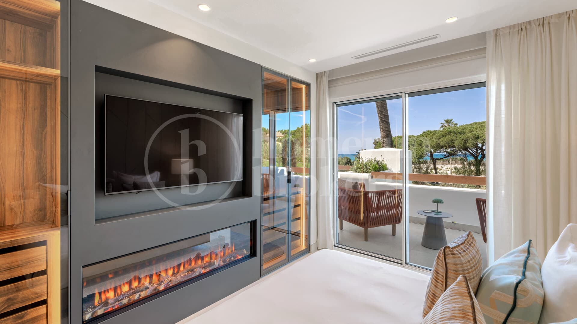 Apartment Palm Beach 64 - Fully Renovated Beachfront Apartment in Marbella East