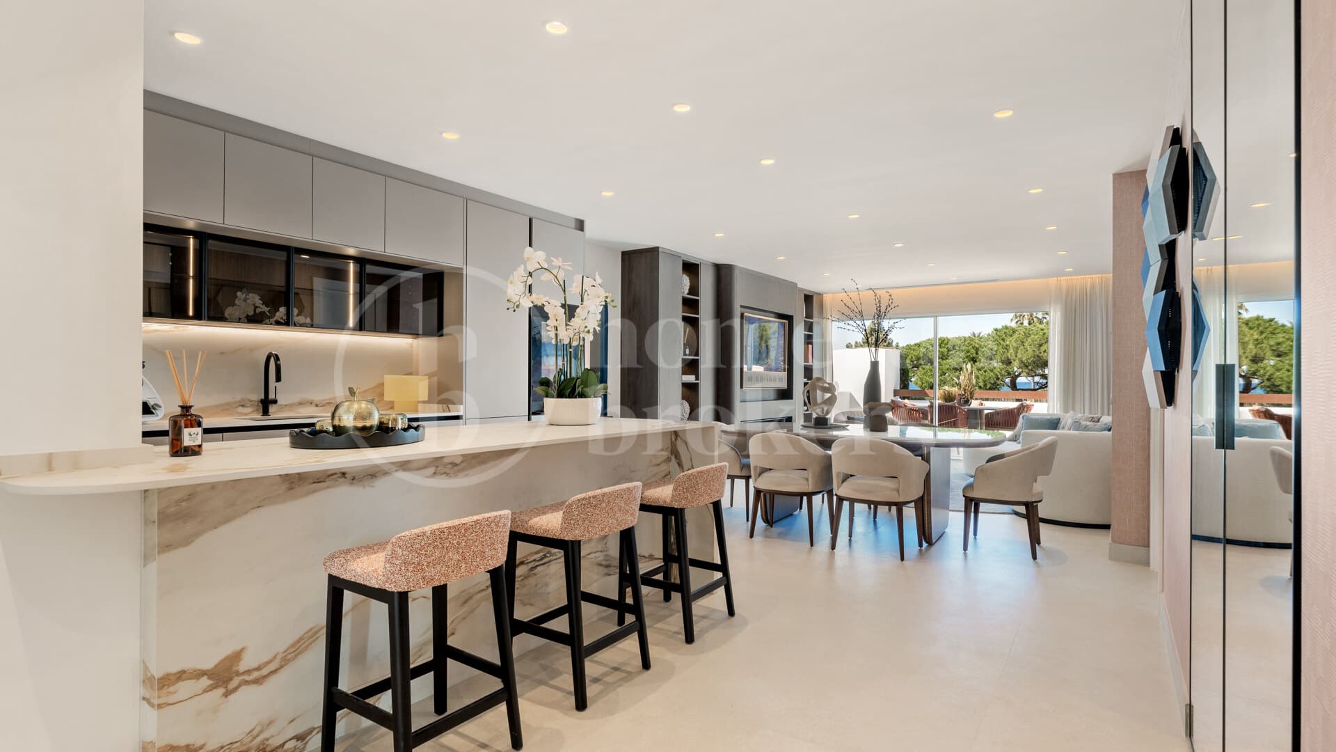 Apartment Palm Beach 64 - Fully Renovated Beachfront Apartment in Marbella East