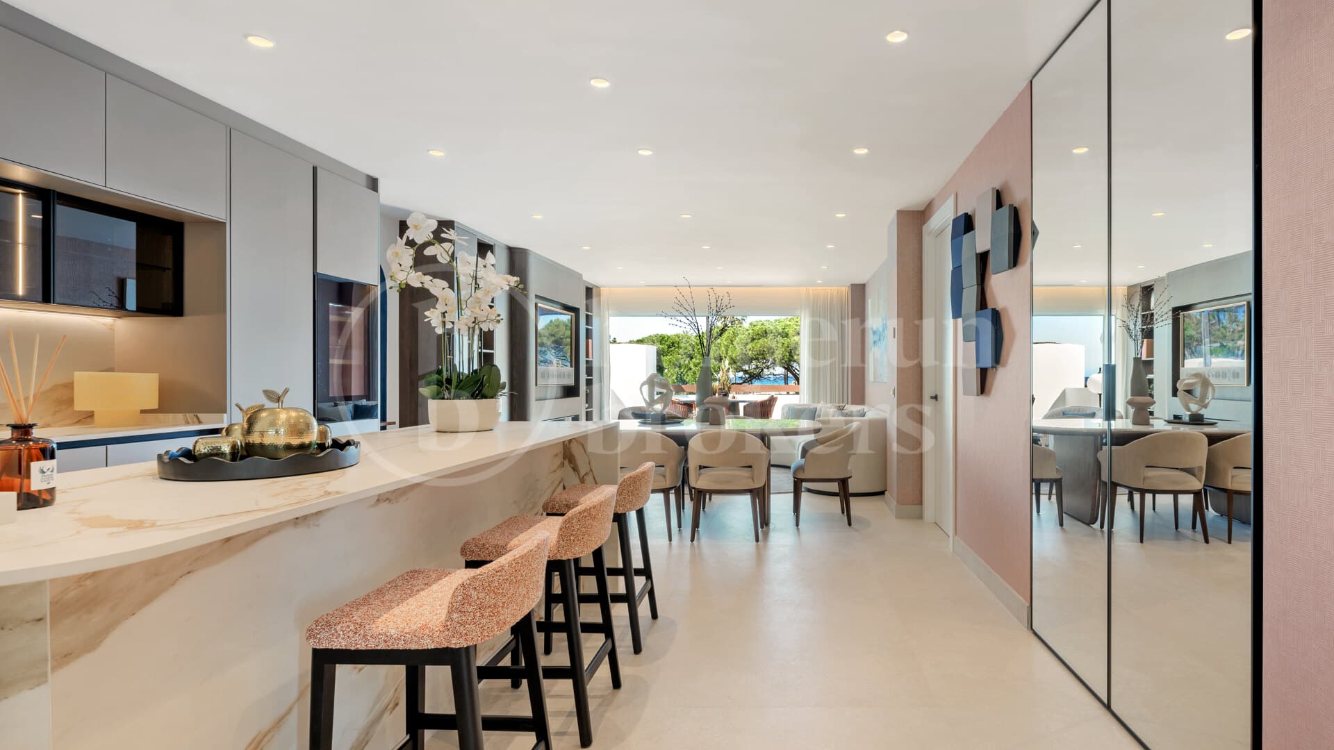 Apartment Palm Beach 64 - Fully Renovated Beachfront Apartment in Marbella East