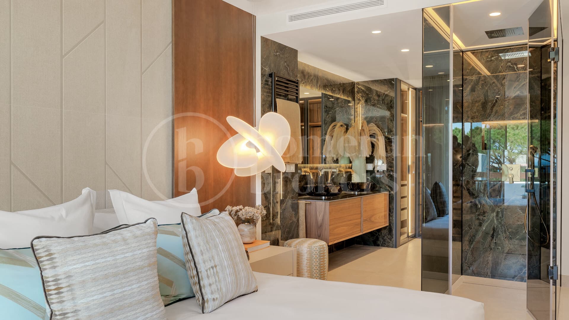 Apartment Palm Beach 64 - Fully Renovated Beachfront Apartment in Marbella East