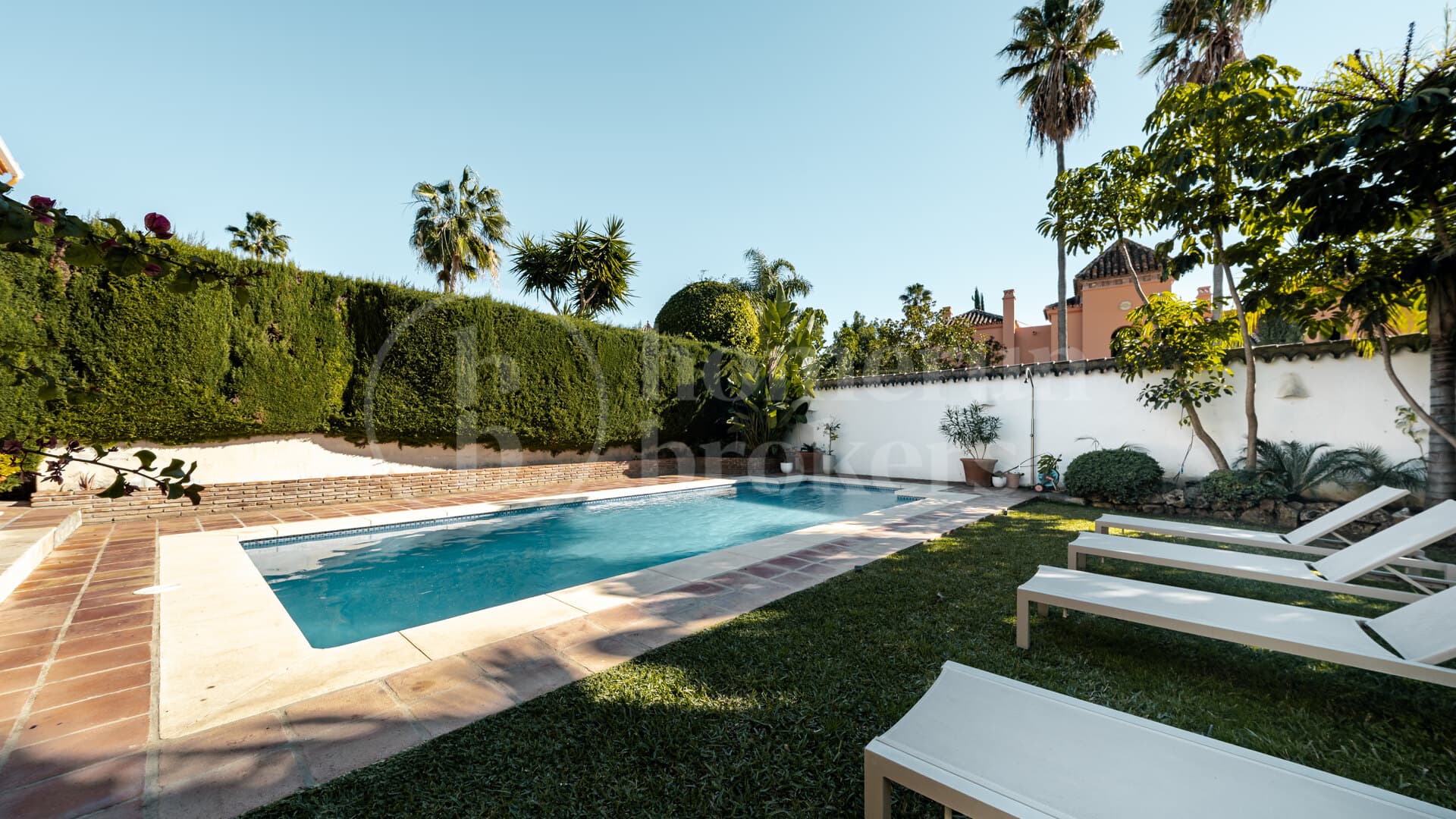 Villa Peony - Andalusian Villa in Double-Gated Community