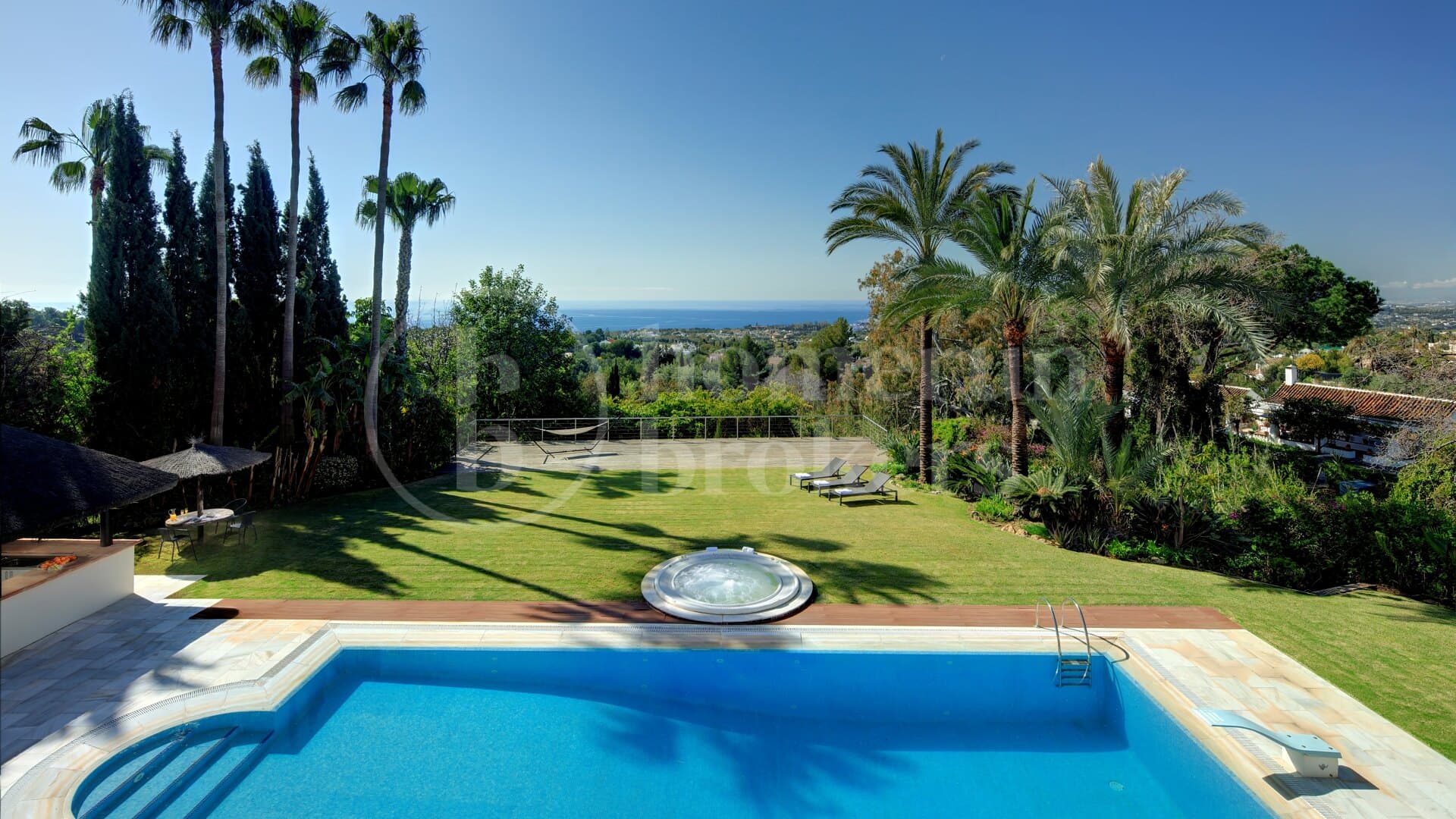 Casa Augusta - Elegant Villa in Marbella Golden Mile