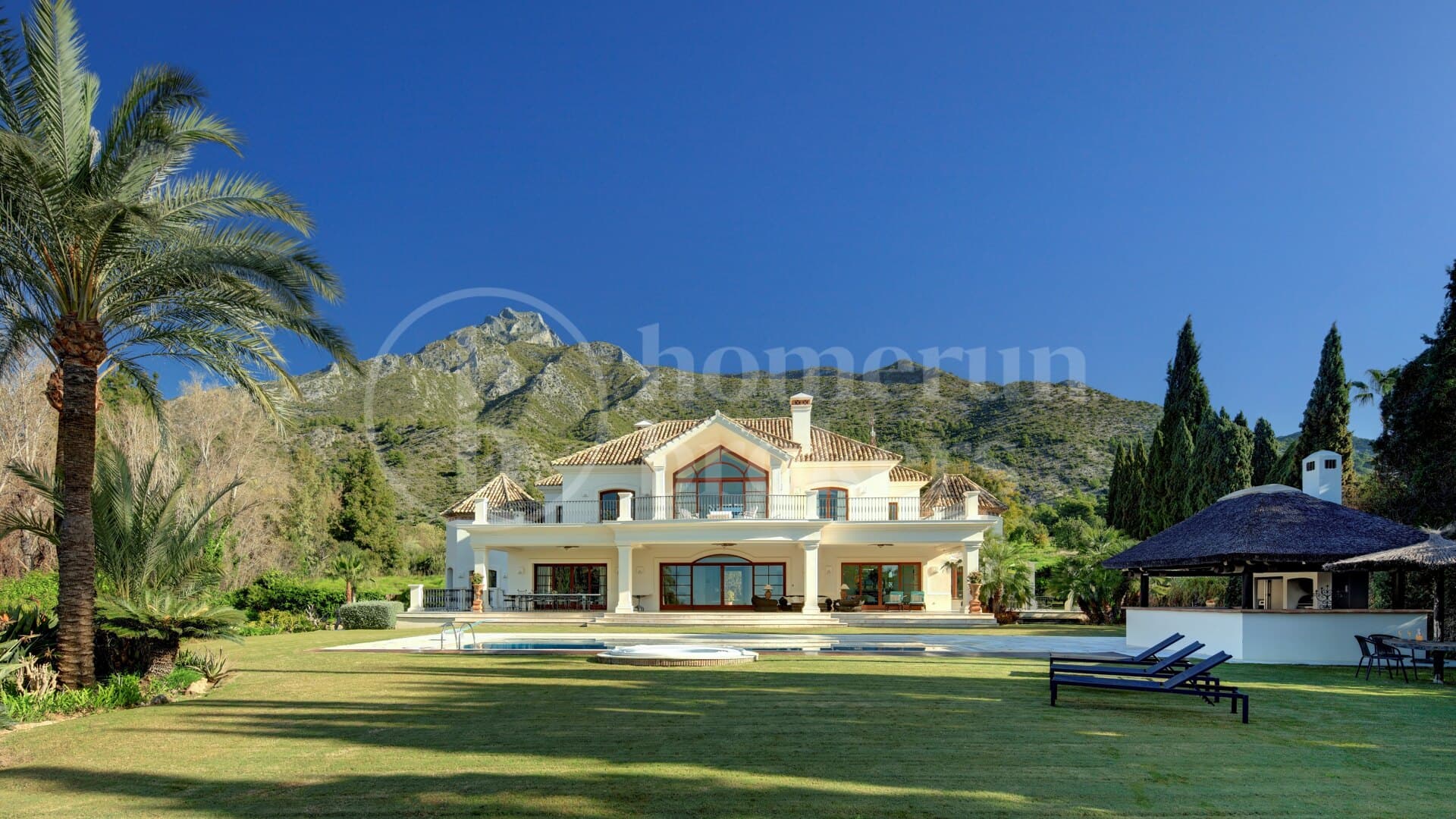 Casa Augusta - Elegant Villa in Marbella Golden Mile