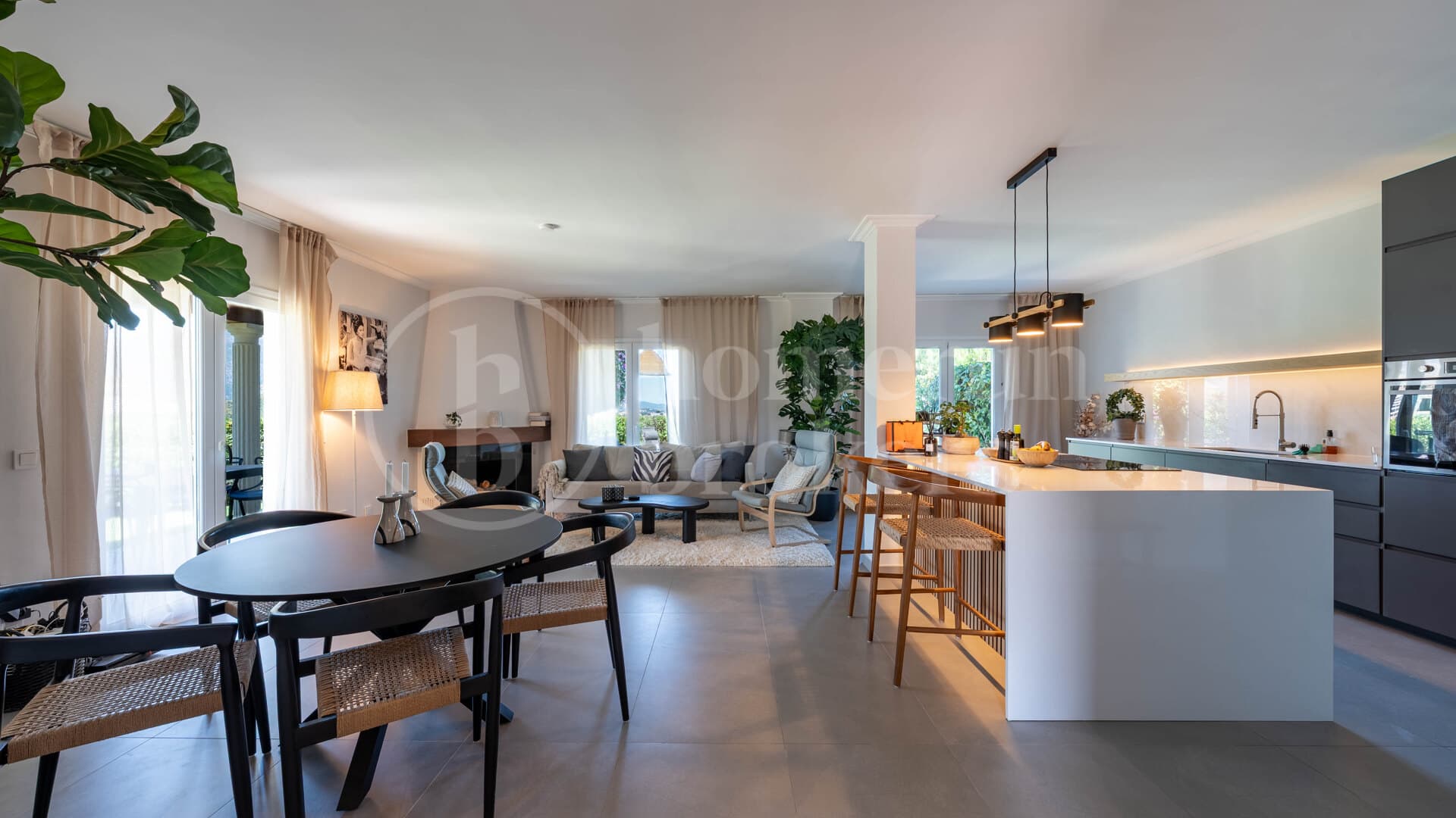 Townhouse La Quinta Hills - Private Garden & Rooftop Terrace Available for Summer Rentals