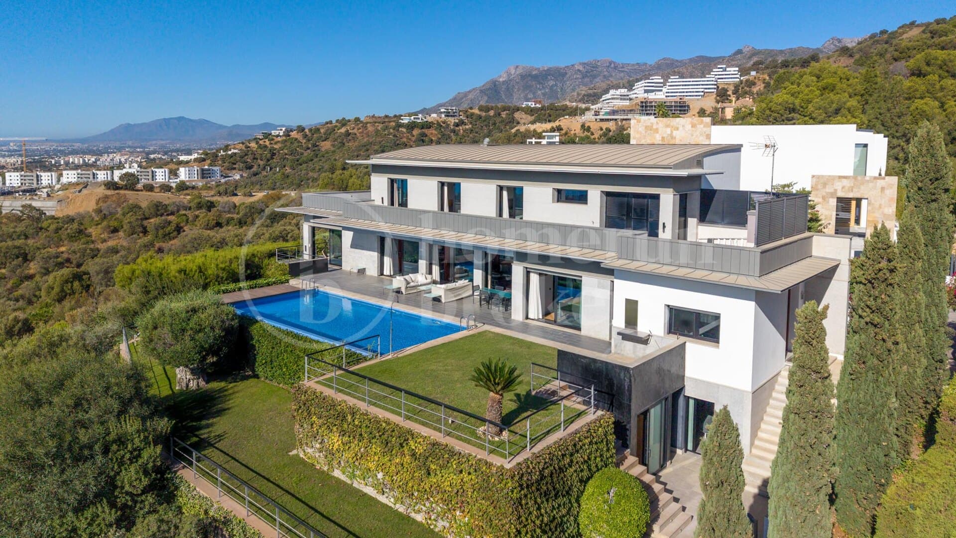 Villa Maraline – Panoramic Sea Views in Los Monteros