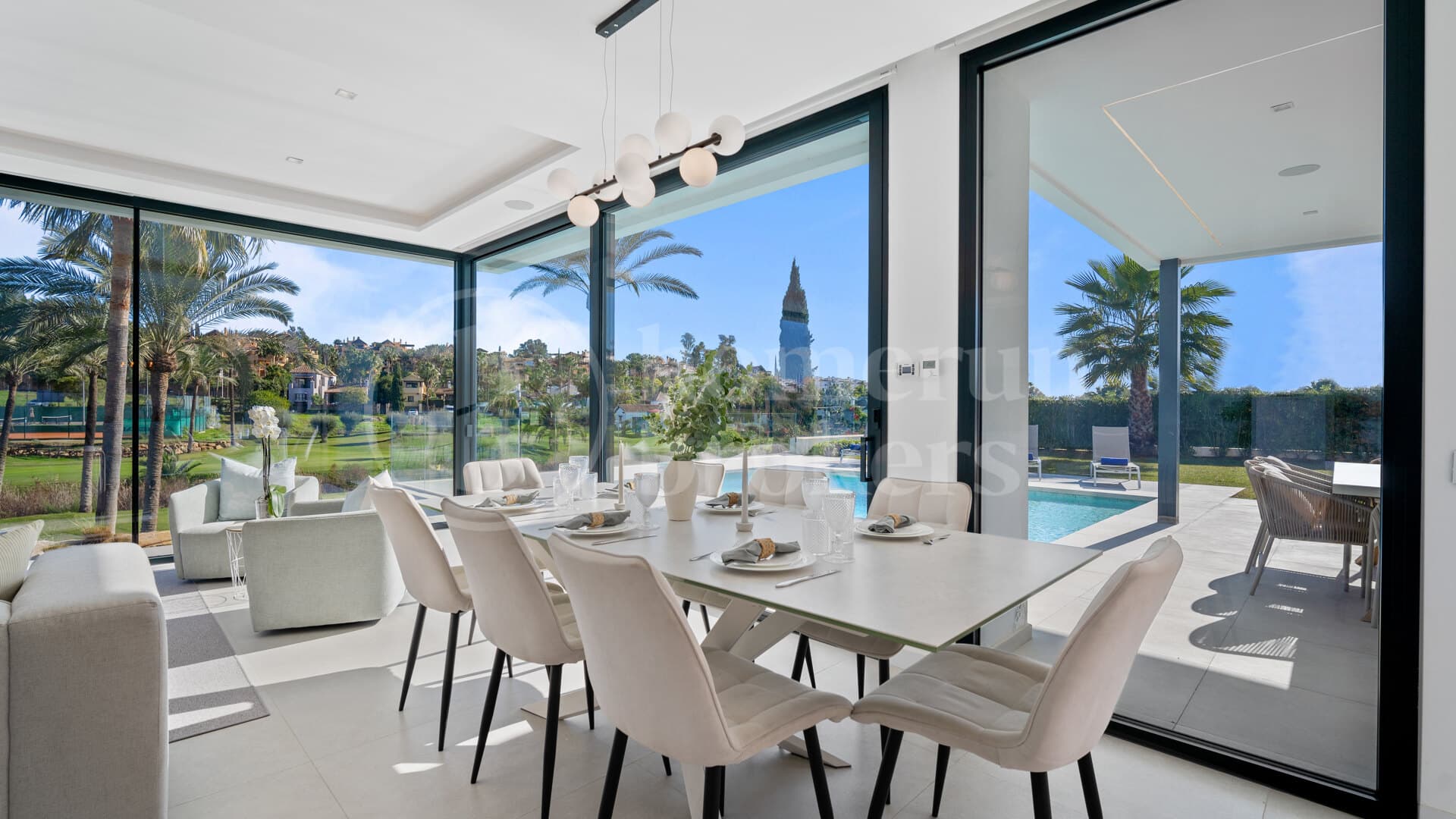 Villa Sandie - Stunning 5-Bedroom Front-Line Golf Family Villa in Paraiso