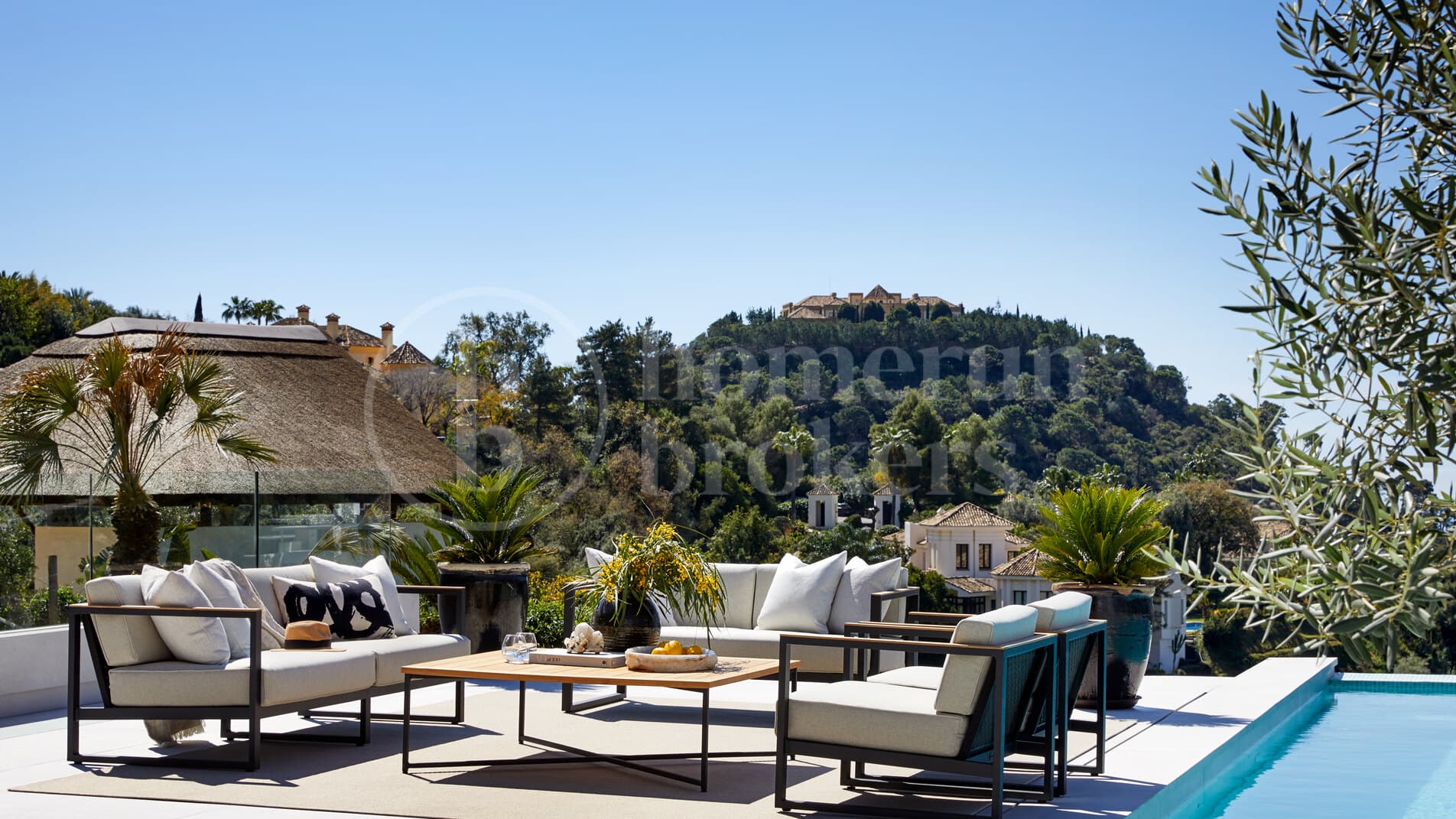 Villa Luun - Beautiful villa with stunning sea and mountain views in La Zagaleta