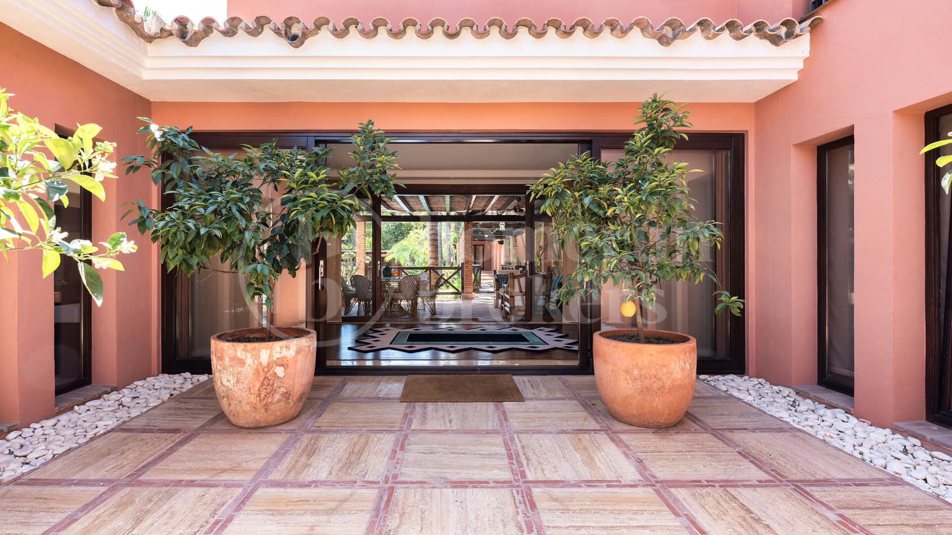 Villa Bali - Puente Romano Residence Staff Included