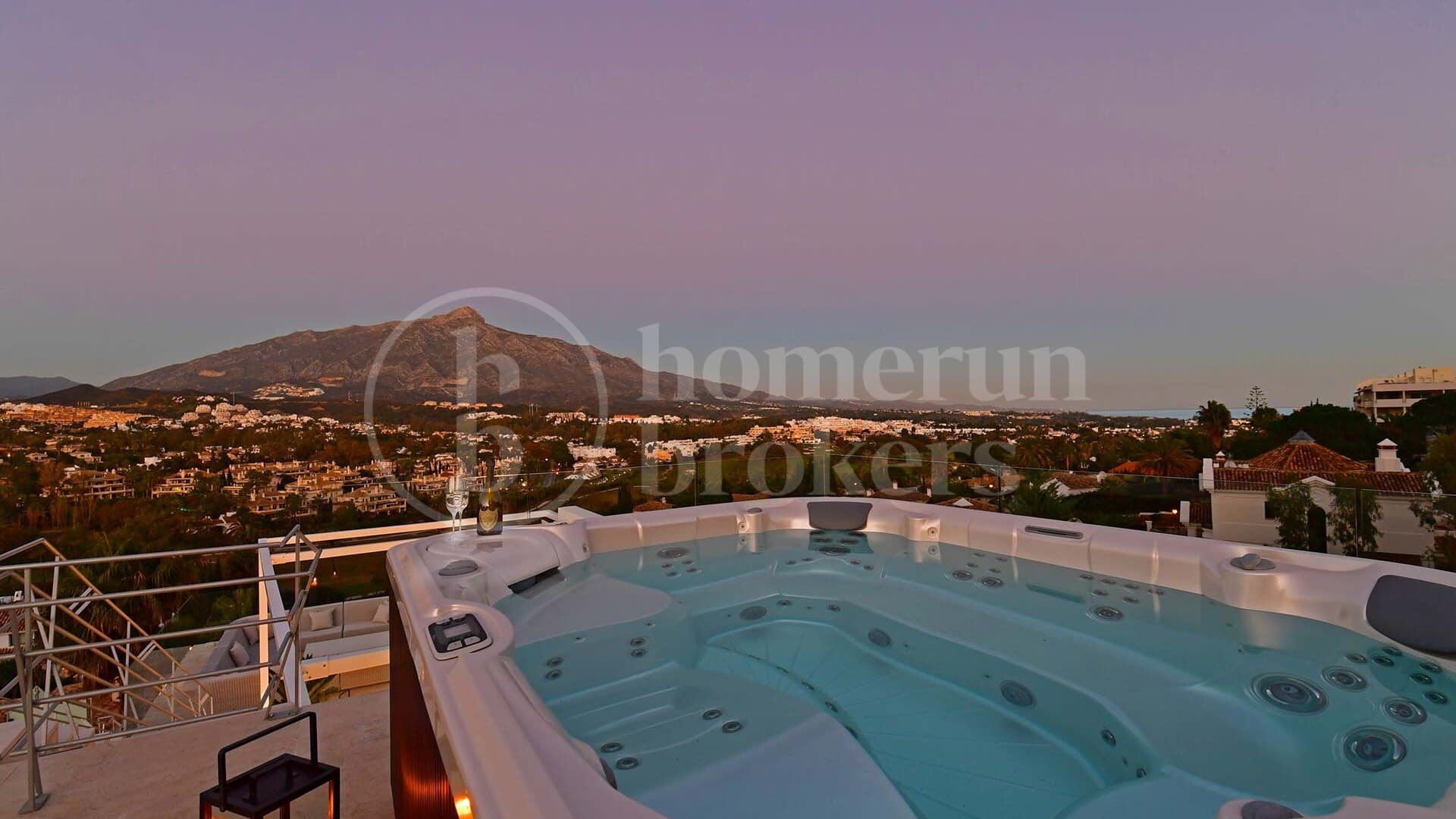 Casa Blanca - Panoramic La Concha and Mediterranean Sea View