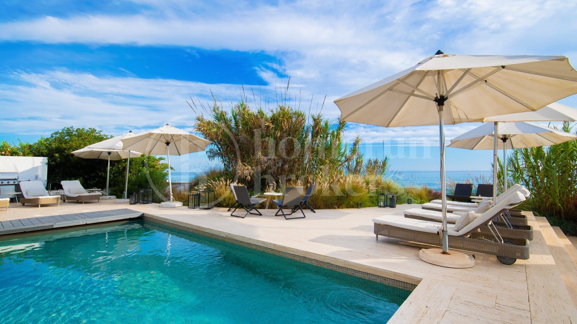 Villa Costabella - Frontline Beach in Marbella East