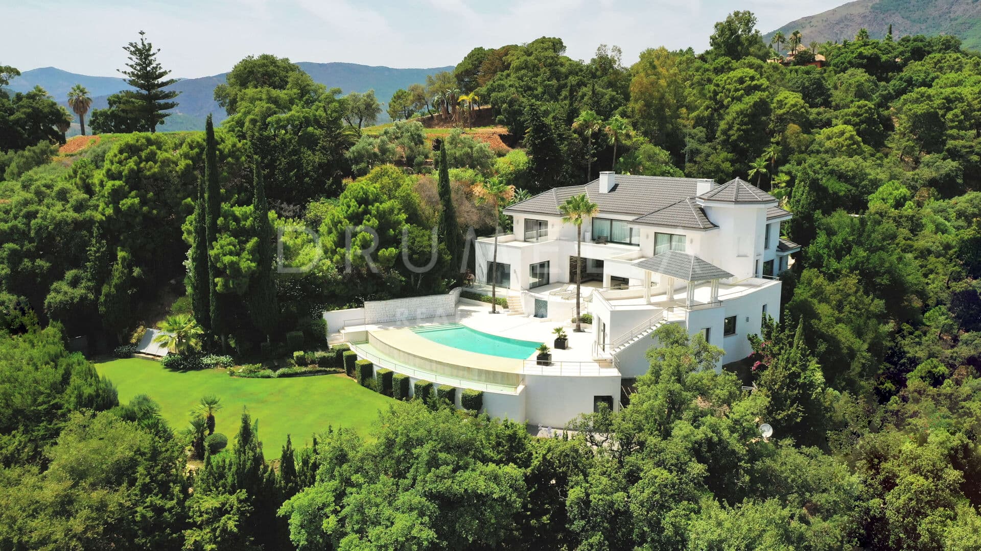 Imposing Luxury Grand House with Sea Views in Glorious Zagaleta, Benahavis