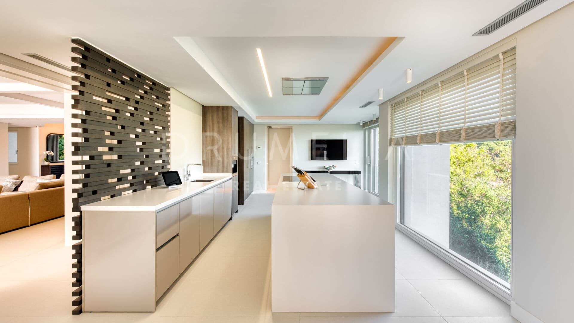 Imposing Luxury Grand House with Sea Views in Glorious Zagaleta, Benahavis
