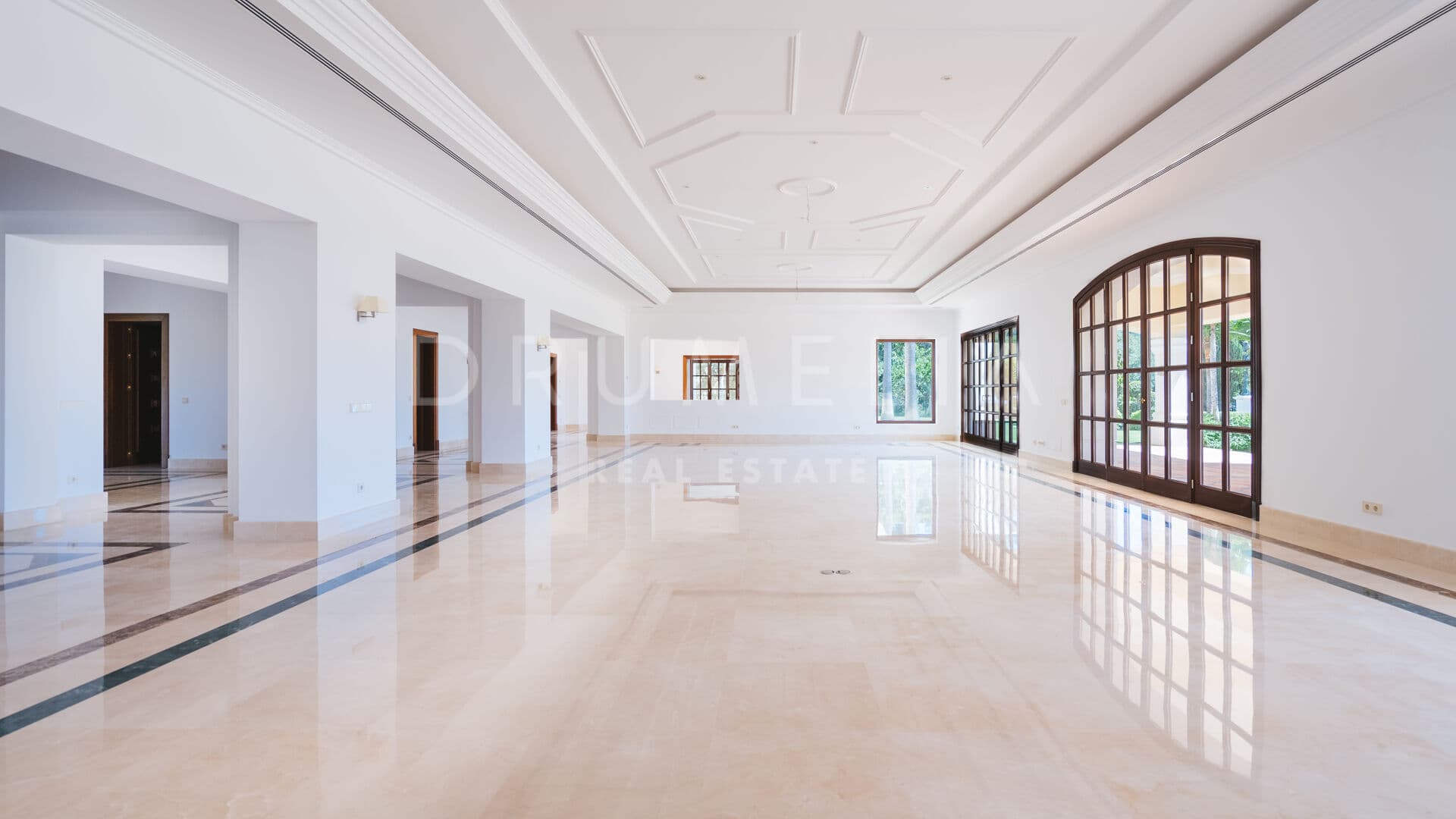 Exceptional Luxurious Grand Villa Perfect for Entertaining in La Zagaleta, Benahavis