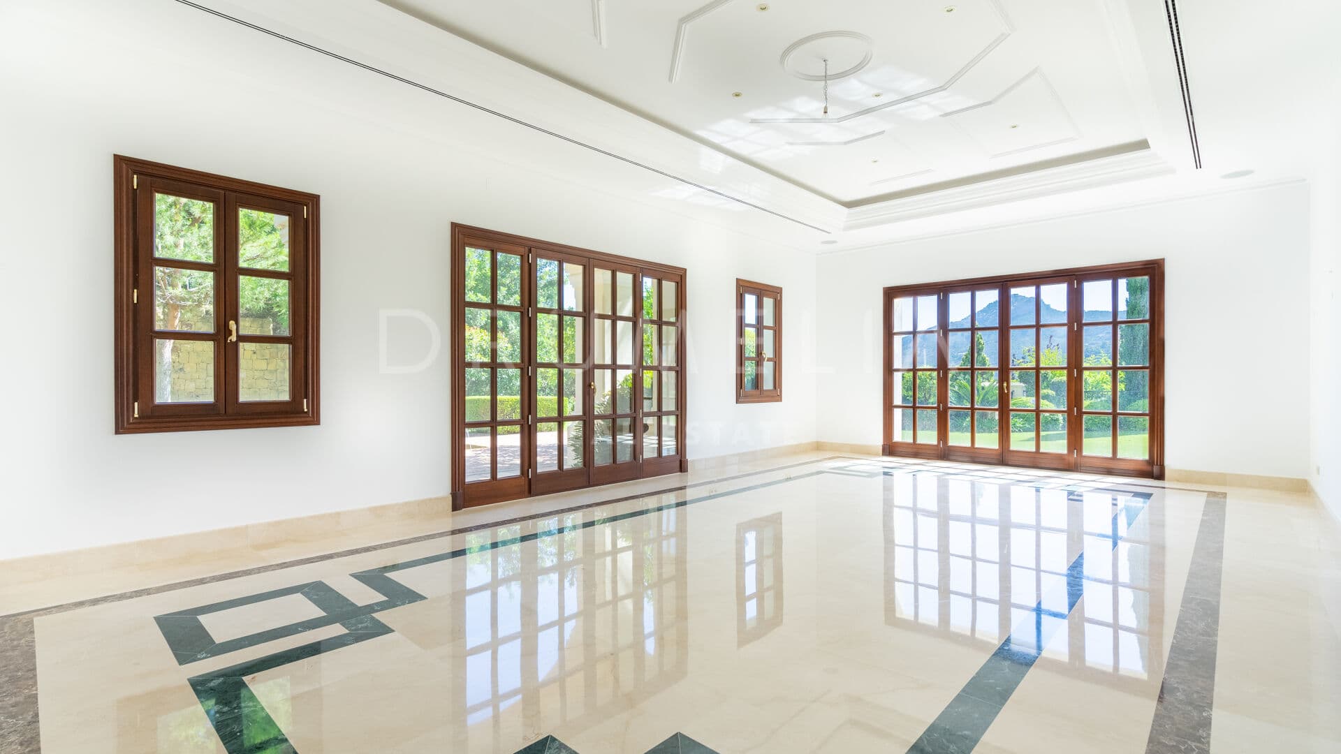 Exceptional Luxurious Grand Villa Perfect for Entertaining in La Zagaleta, Benahavis