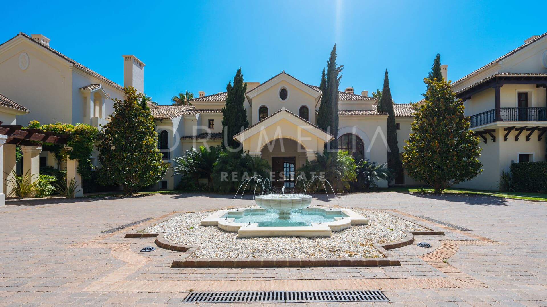 Exceptional Luxurious Grand Villa Perfect for Entertaining in La Zagaleta, Benahavis
