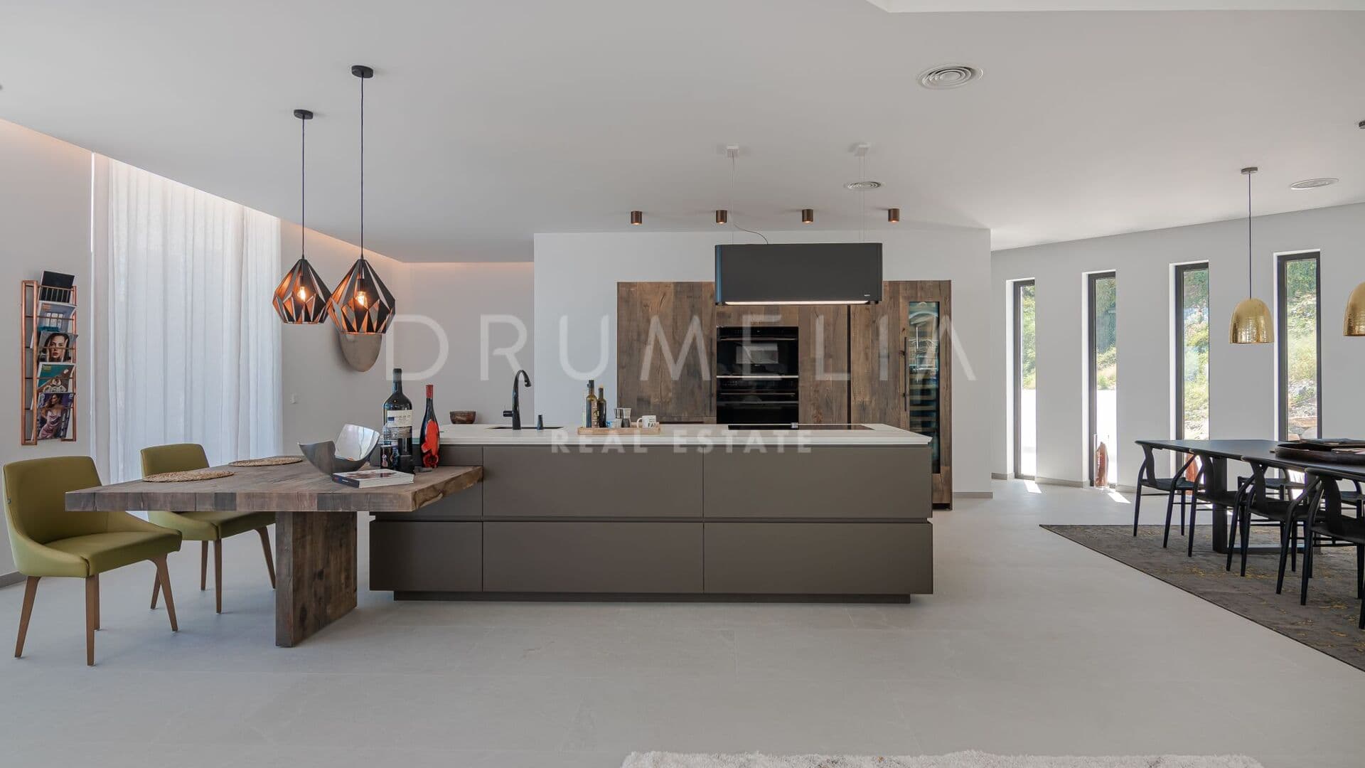 Ultra-modern mansion with panoramic views in El Paraíso Alto, Benahavís.