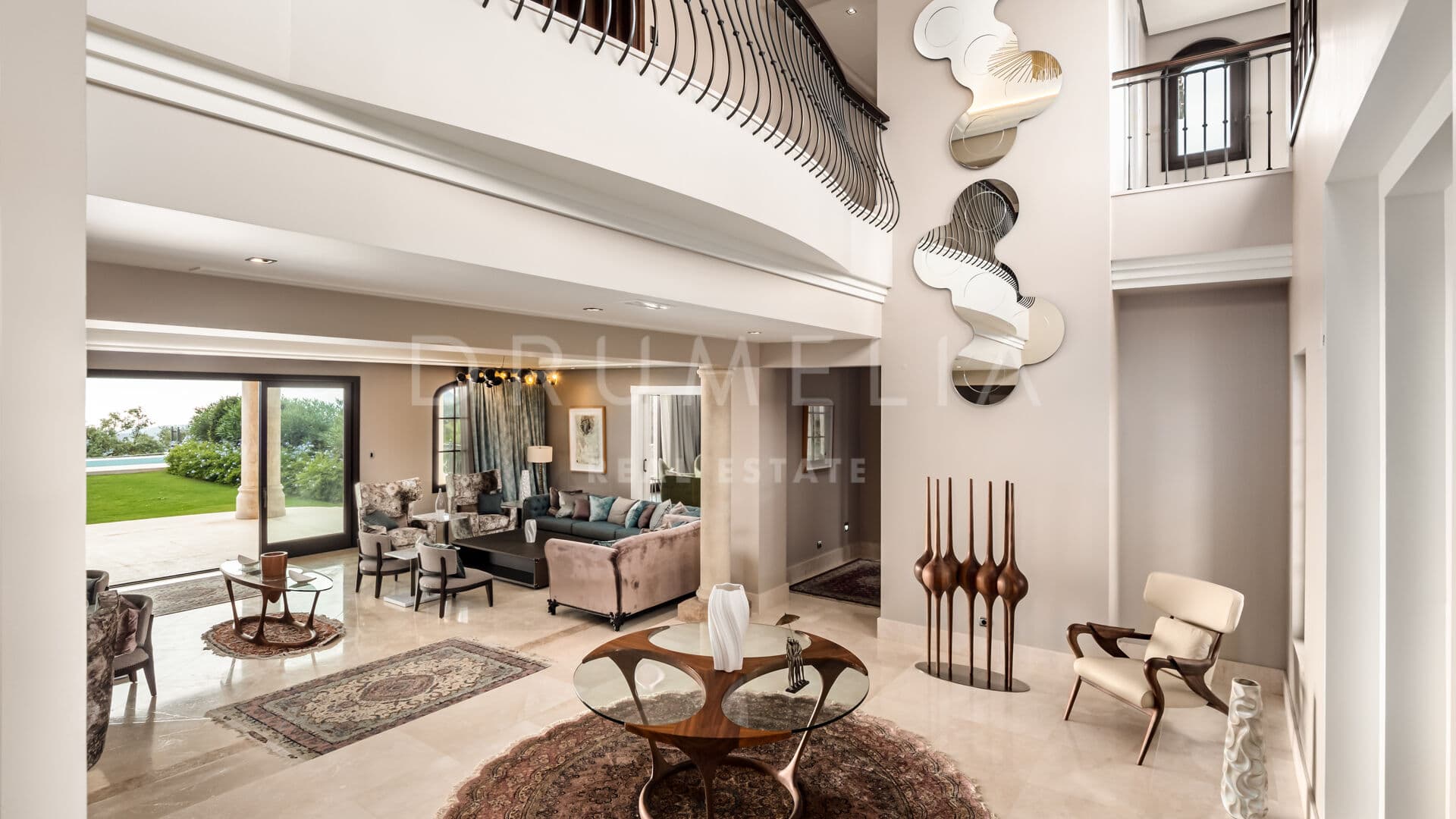 Majestic mansion house with stunning views of the sea and the mountains in La Zagaleta, Benahavís
