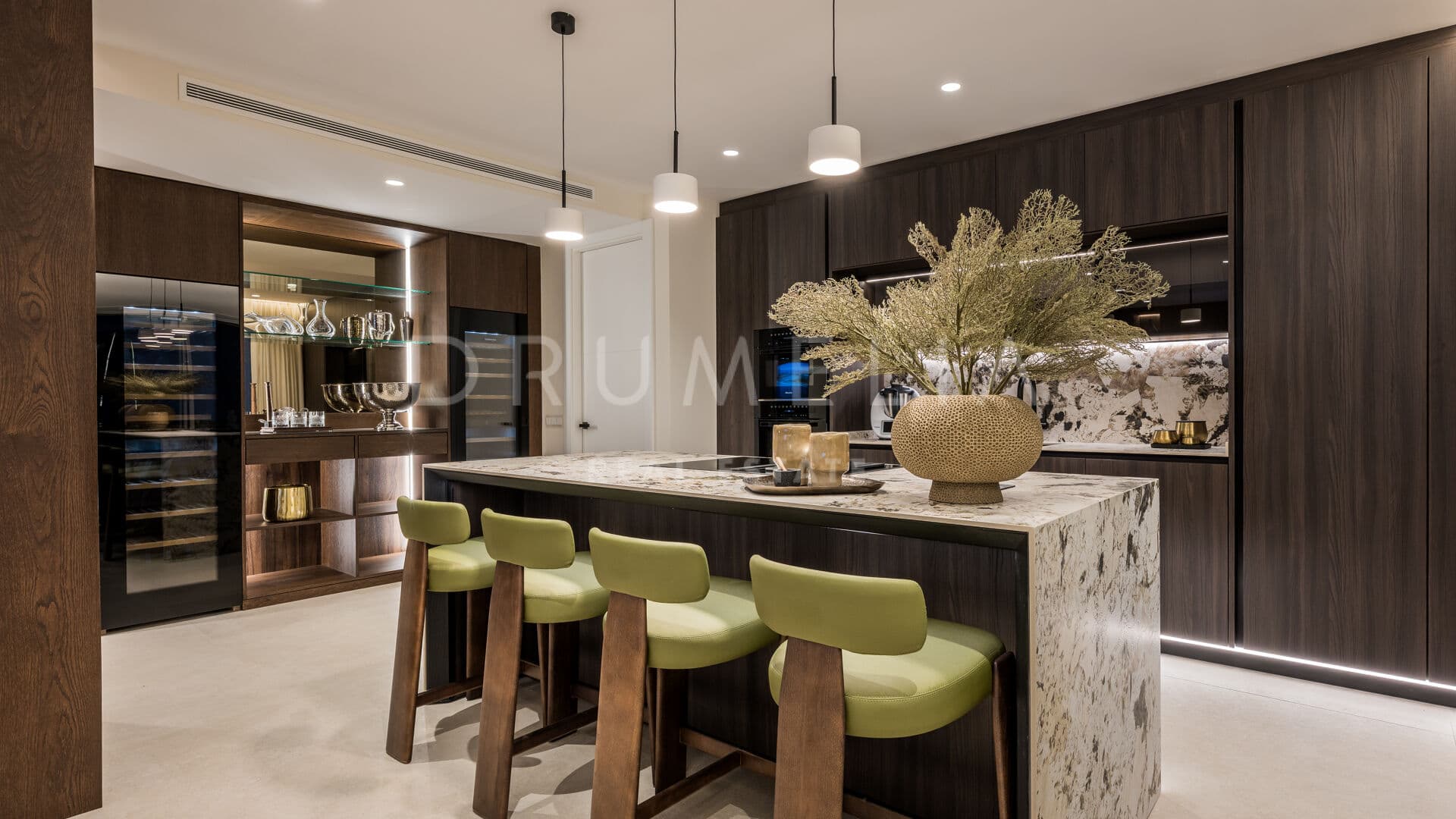 Elegant, modern beachfront apartment with sea views in exclusive Palm Beach, Marbella East.