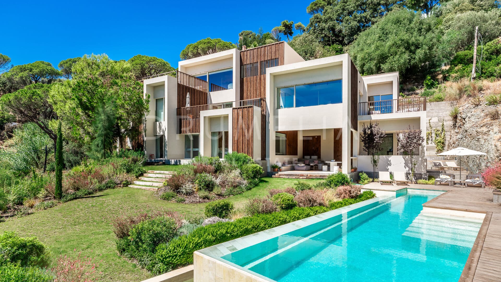 Modern Villa with Panoramic Views in El Madroñal, Benahavís