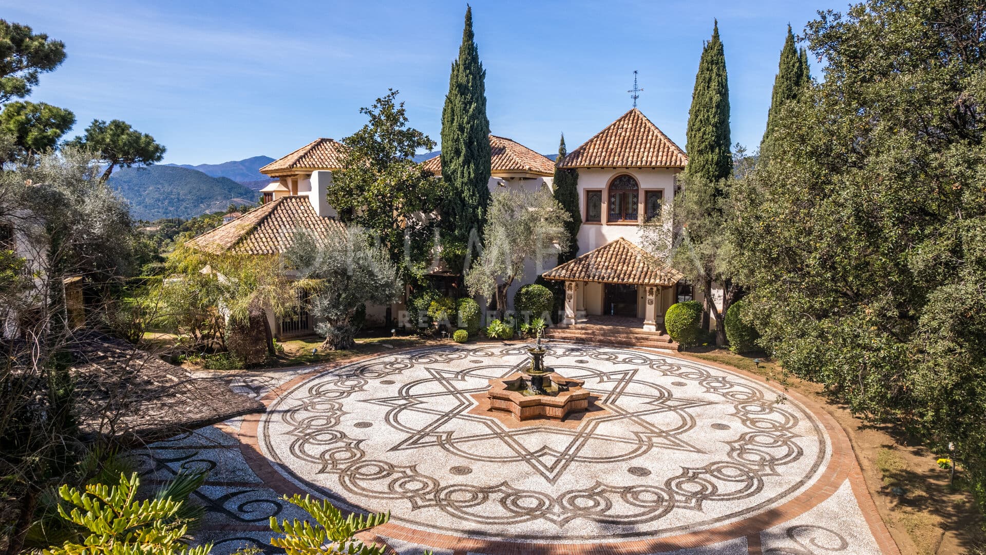 Magnificent classic-style Mediterranean villa for sale in fabulous La Zagaleta, Benahavis