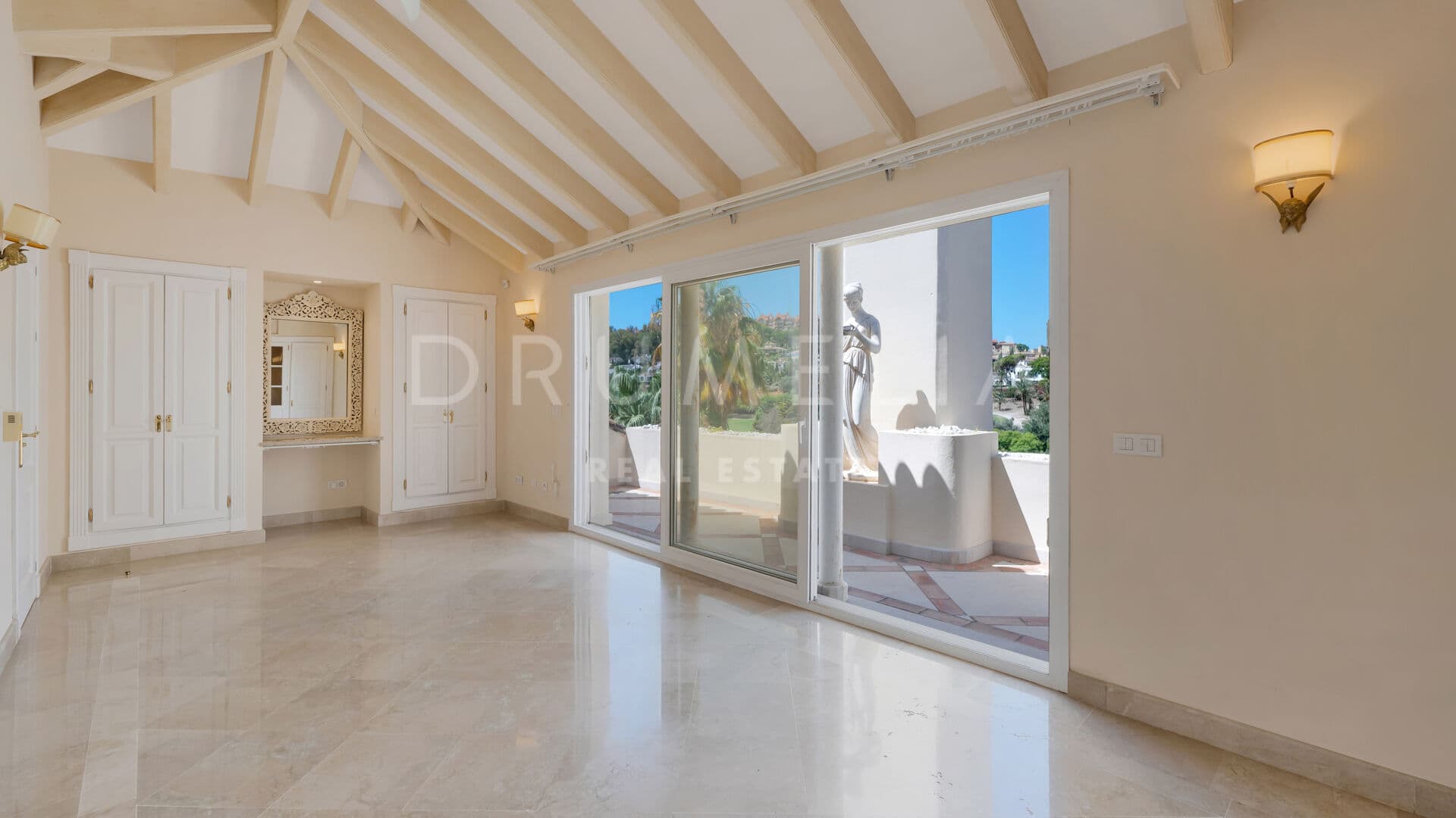Luxury 3-Bed Duplex Penthouse in Las Alamandas, Nueva Andalucía near Puerto Banús