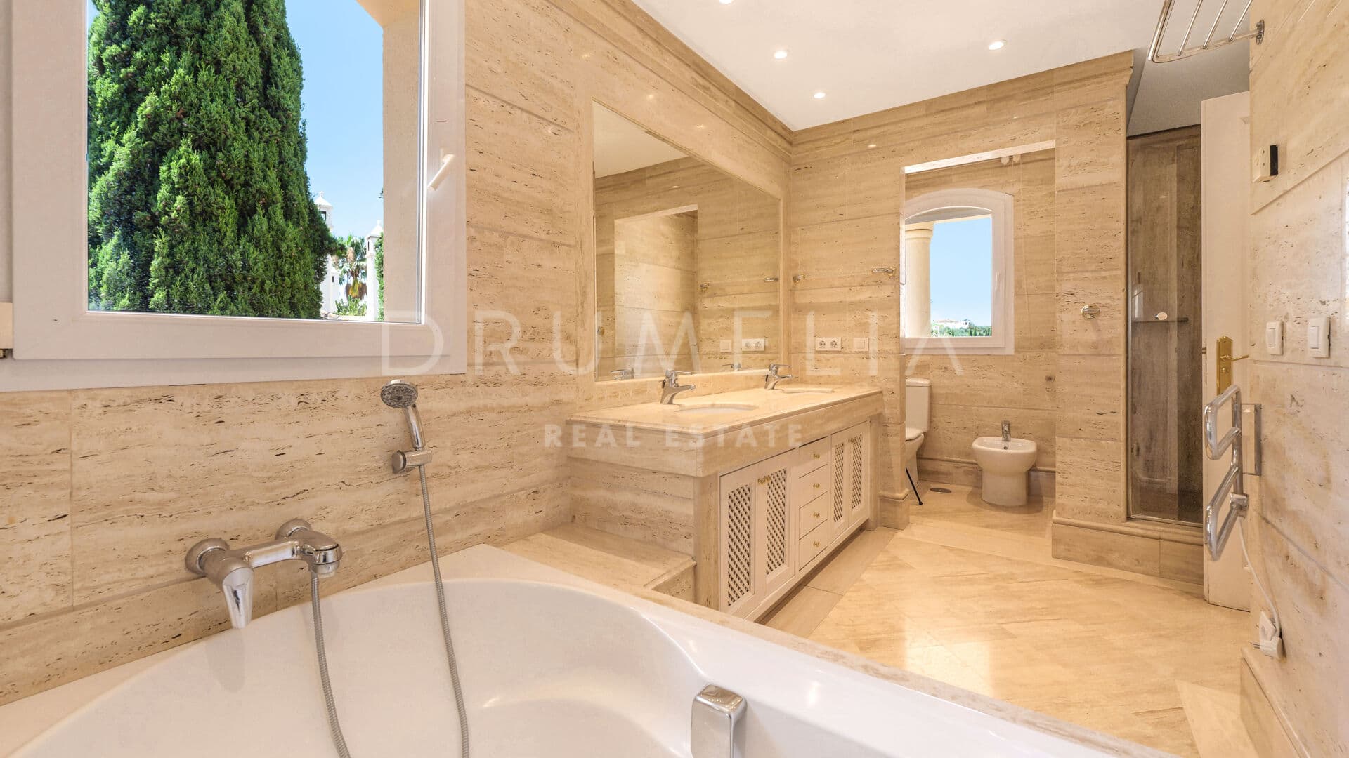 Luxury 3-Bed Duplex Penthouse in Las Alamandas, Nueva Andalucía near Puerto Banús