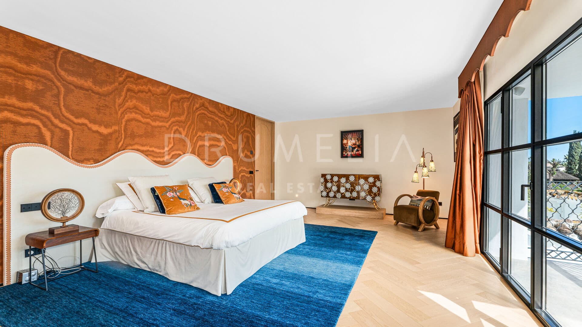 Elegant coastal haven in Los Monteros, East Marbella