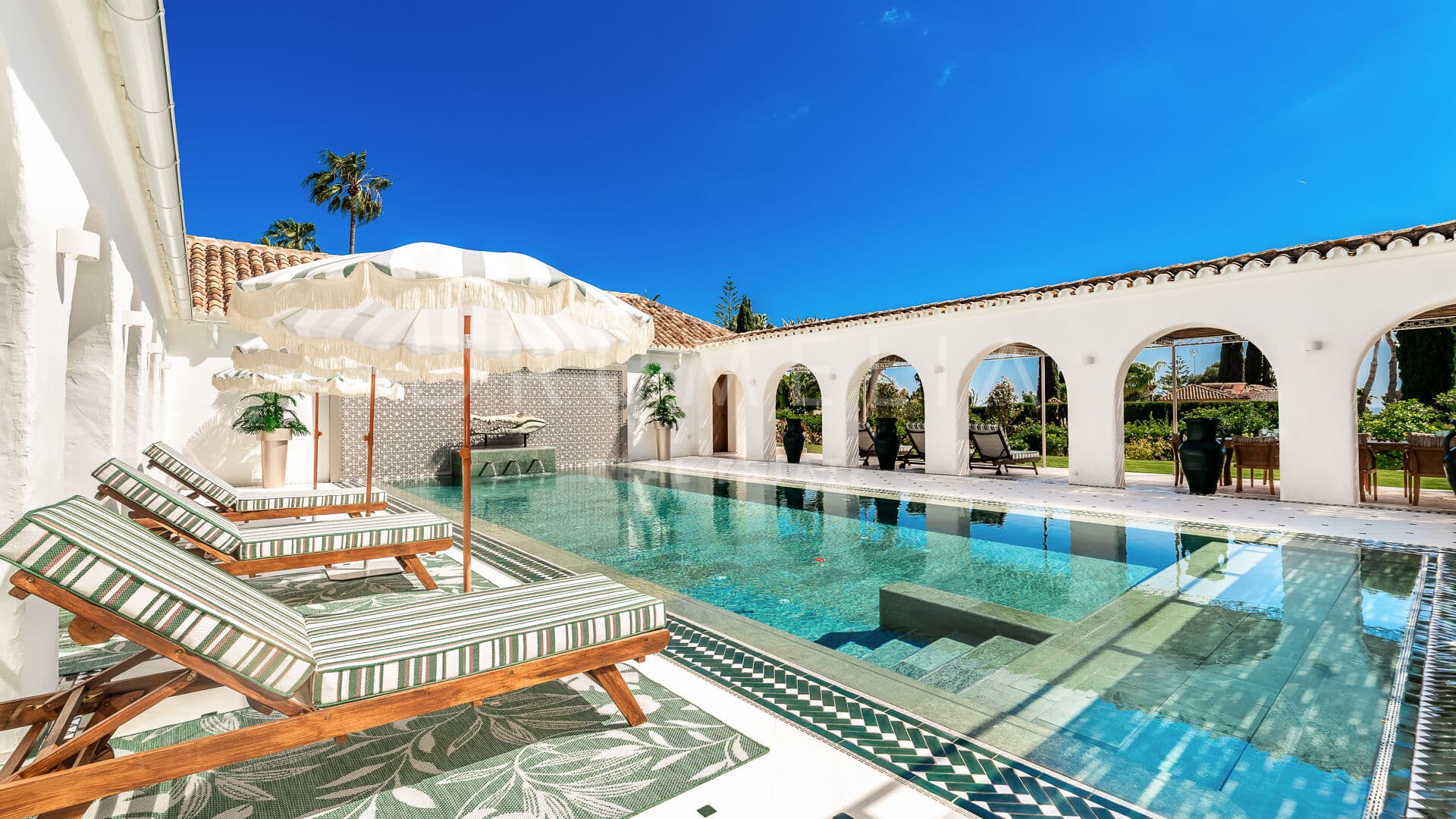 Elegant coastal haven in Los Monteros, East Marbella