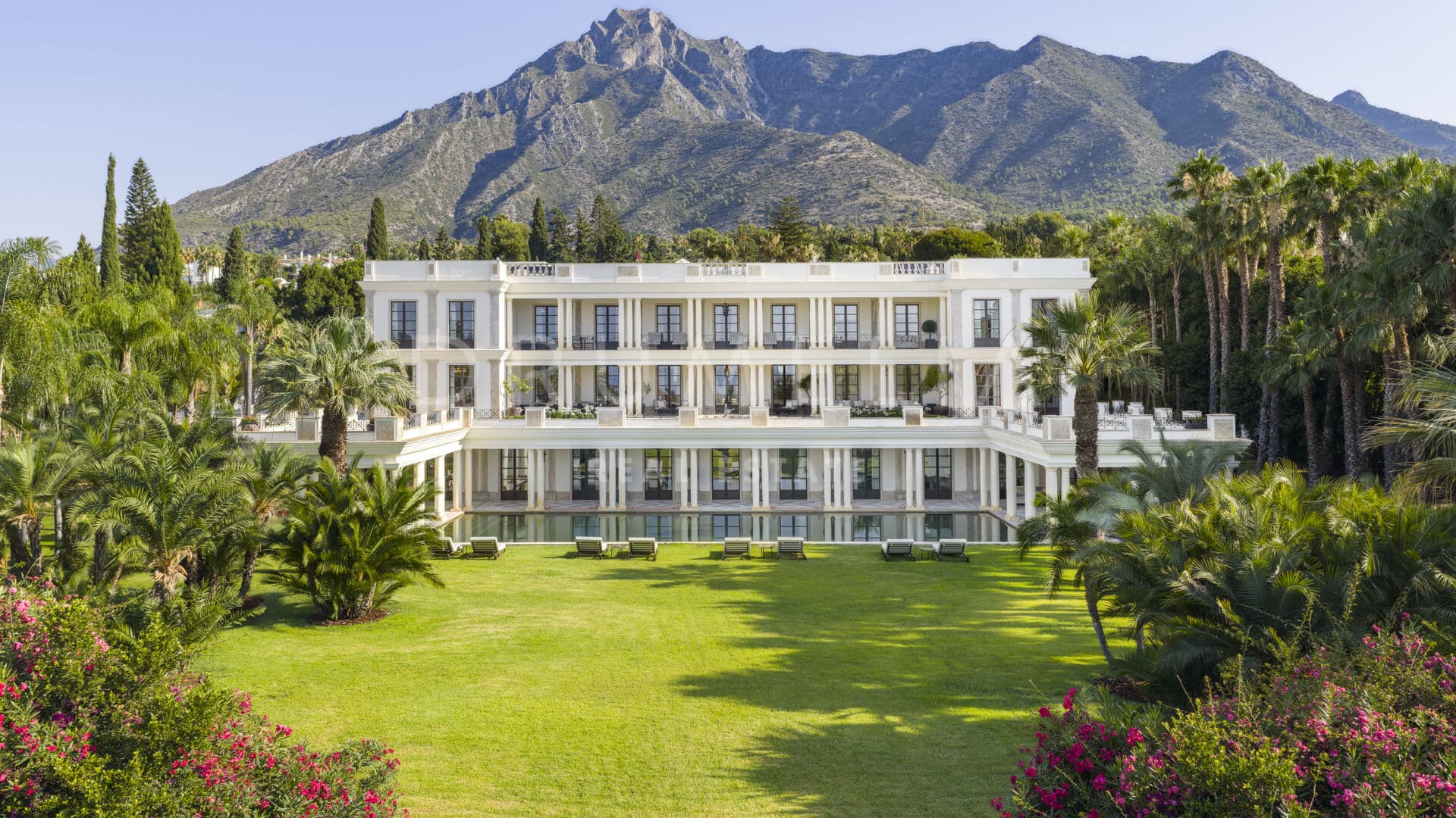 Grand Mediterranean Villa in Nagüeles, Golden Mile, with Sea Views and Exceptional Wellness Spaces