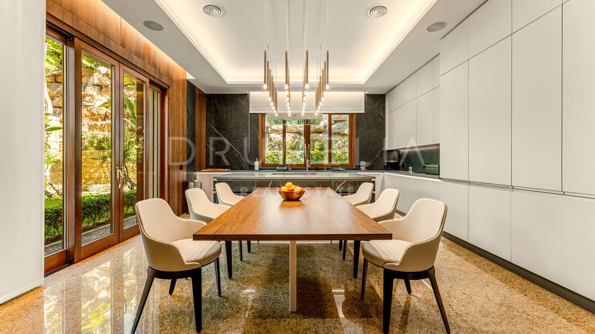 Elegant Mediterranean Living in Sierra Blanca, Golden Mile