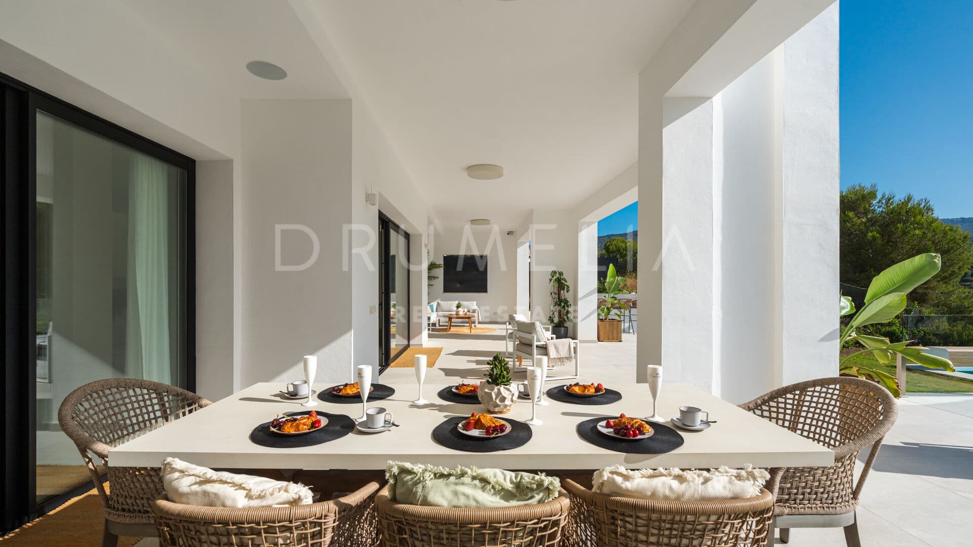 Villa Andrea - Modern Frontline Golf Villa with Sea Views in Elviria, Marbella