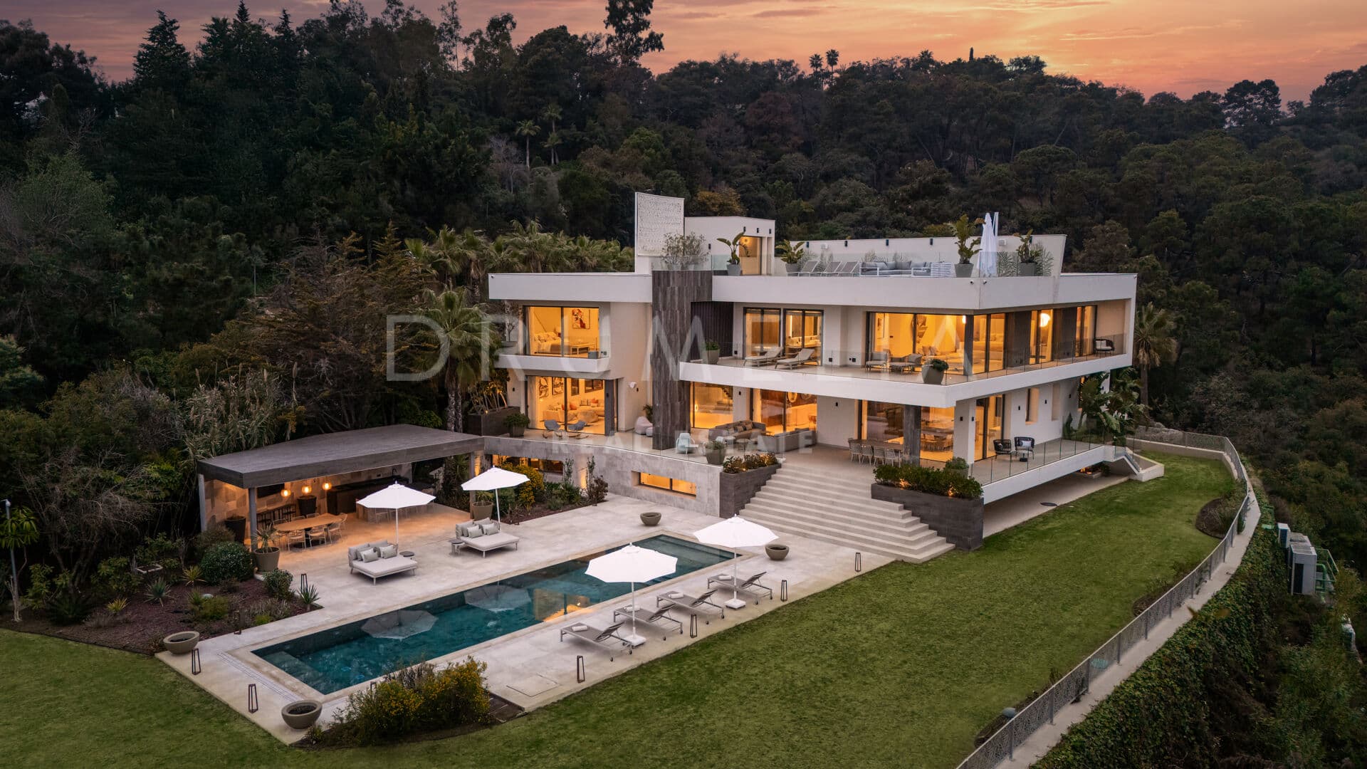 Move-In Ready Modern Villa with Panoramic Views in La Zagaleta