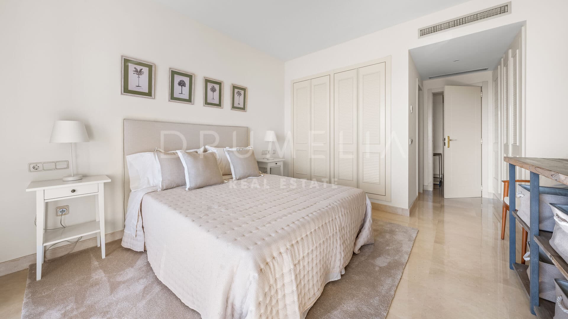 Bright Apartment with Terraces and Open Views in Benahavís