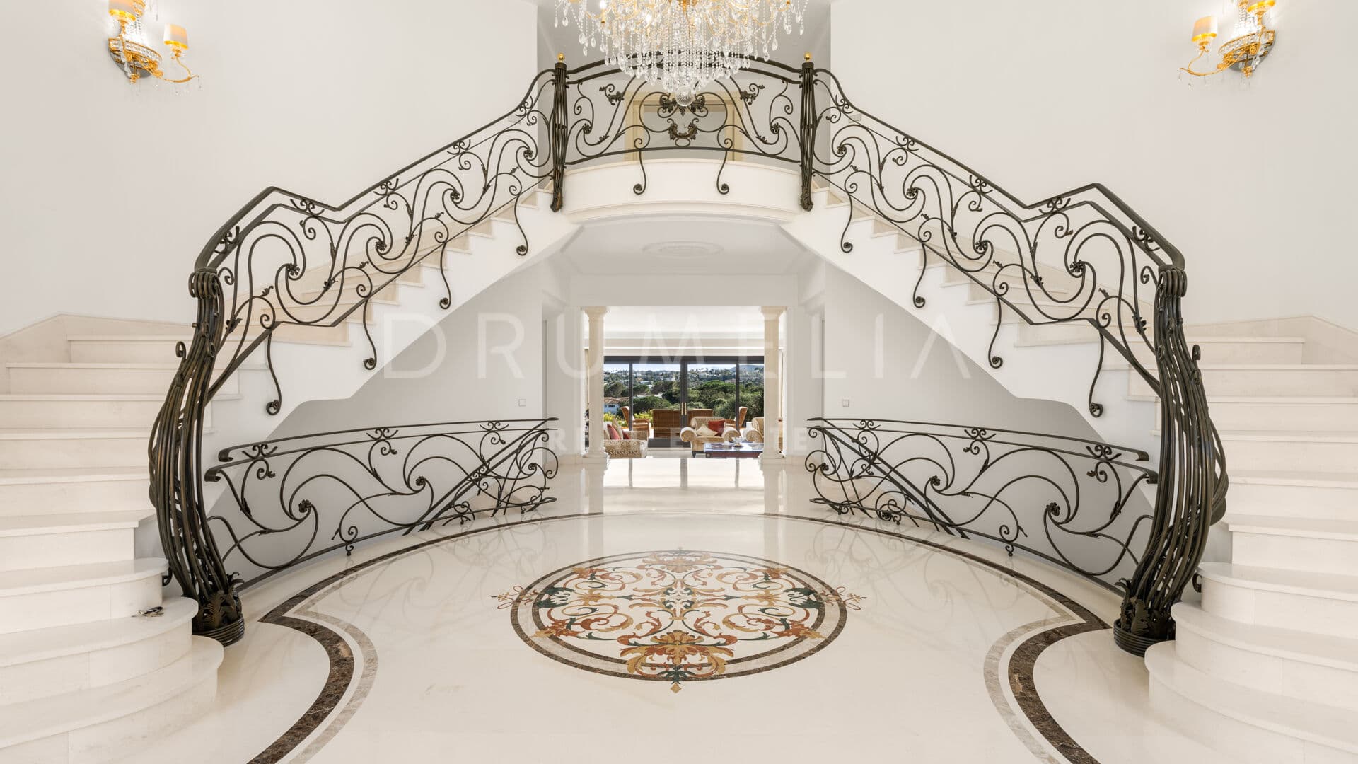Grand Mansion with Panoramic Views in Sotogrande Alto