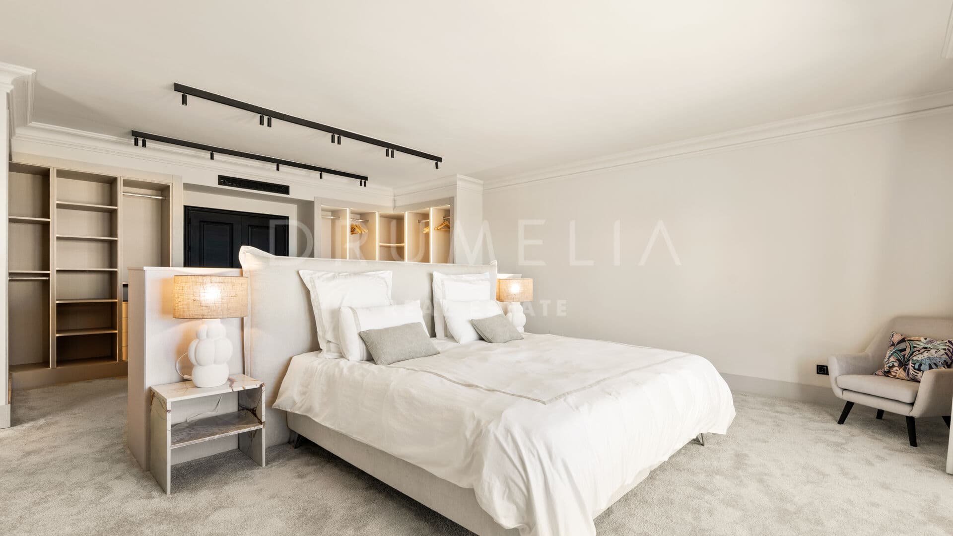 Duplex Penthouse with Sea Views in Monte Paraiso, Marbella Golden Mile