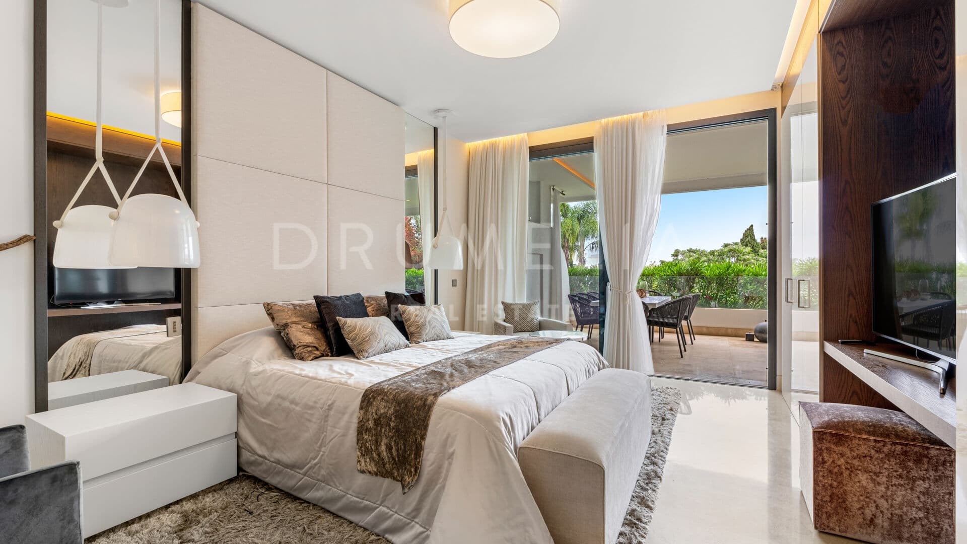 Luxury 5 bedroom duplex apartment for Mid & Long Term Rent in Sierra Blanca, Golden Mile