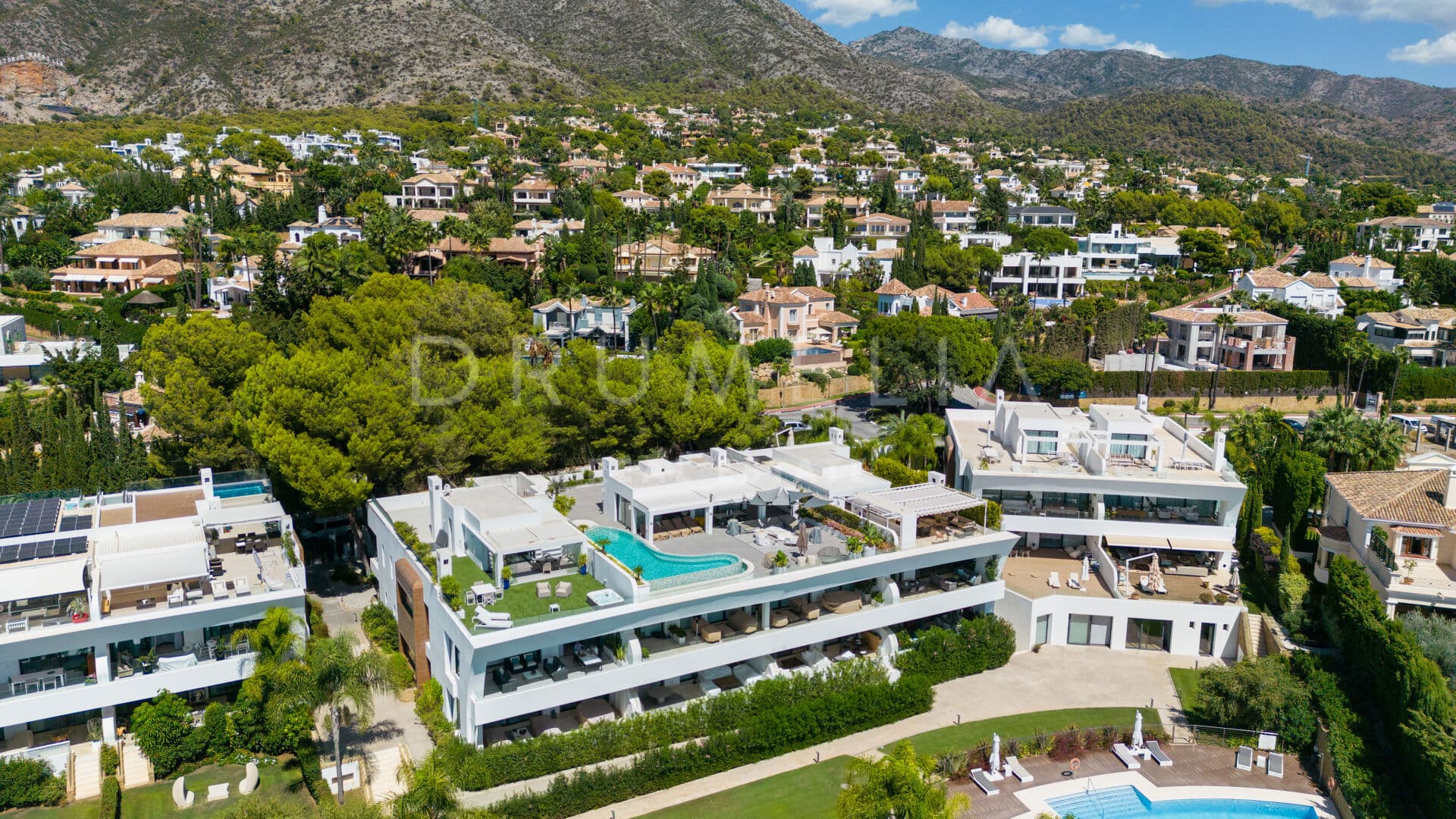 Luxury 5 bedroom duplex apartment for Mid & Long Term Rent in Sierra Blanca, Golden Mile