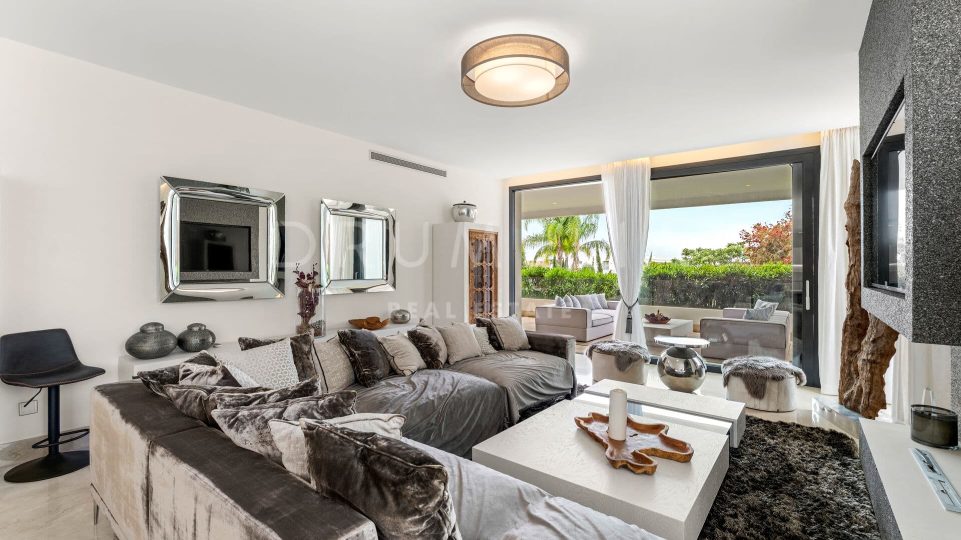 Luxury 5 bedroom duplex apartment for Mid & Long Term Rent in Sierra Blanca, Golden Mile