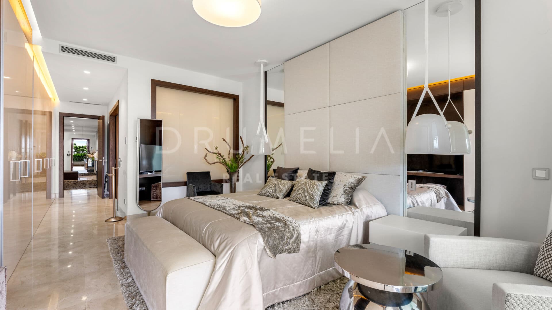 Luxury 5 bedroom duplex apartment for Mid & Long Term Rent in Sierra Blanca, Golden Mile