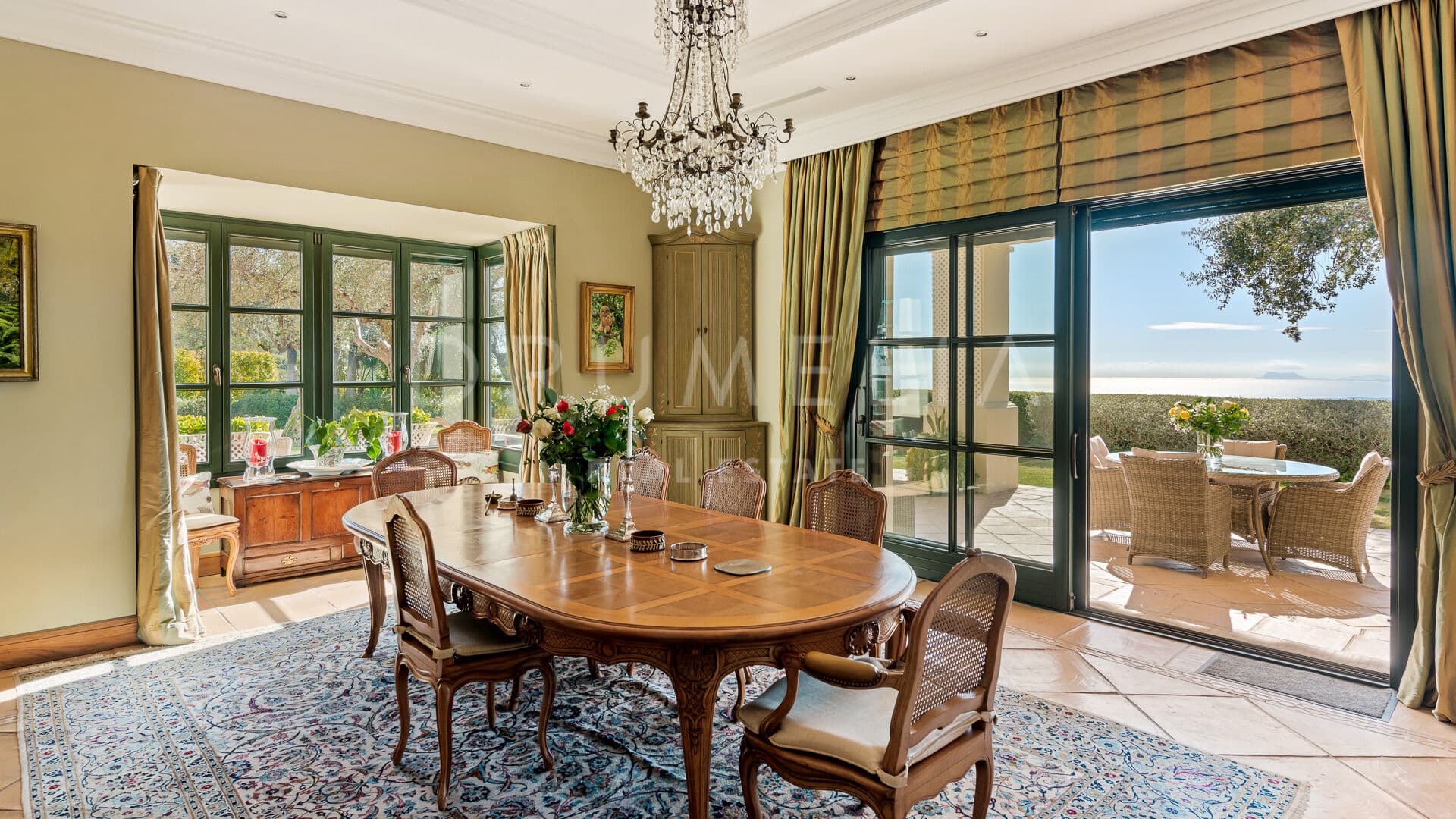Elegant Villa with Panoramic Views in La Zagaleta, Benahavís
