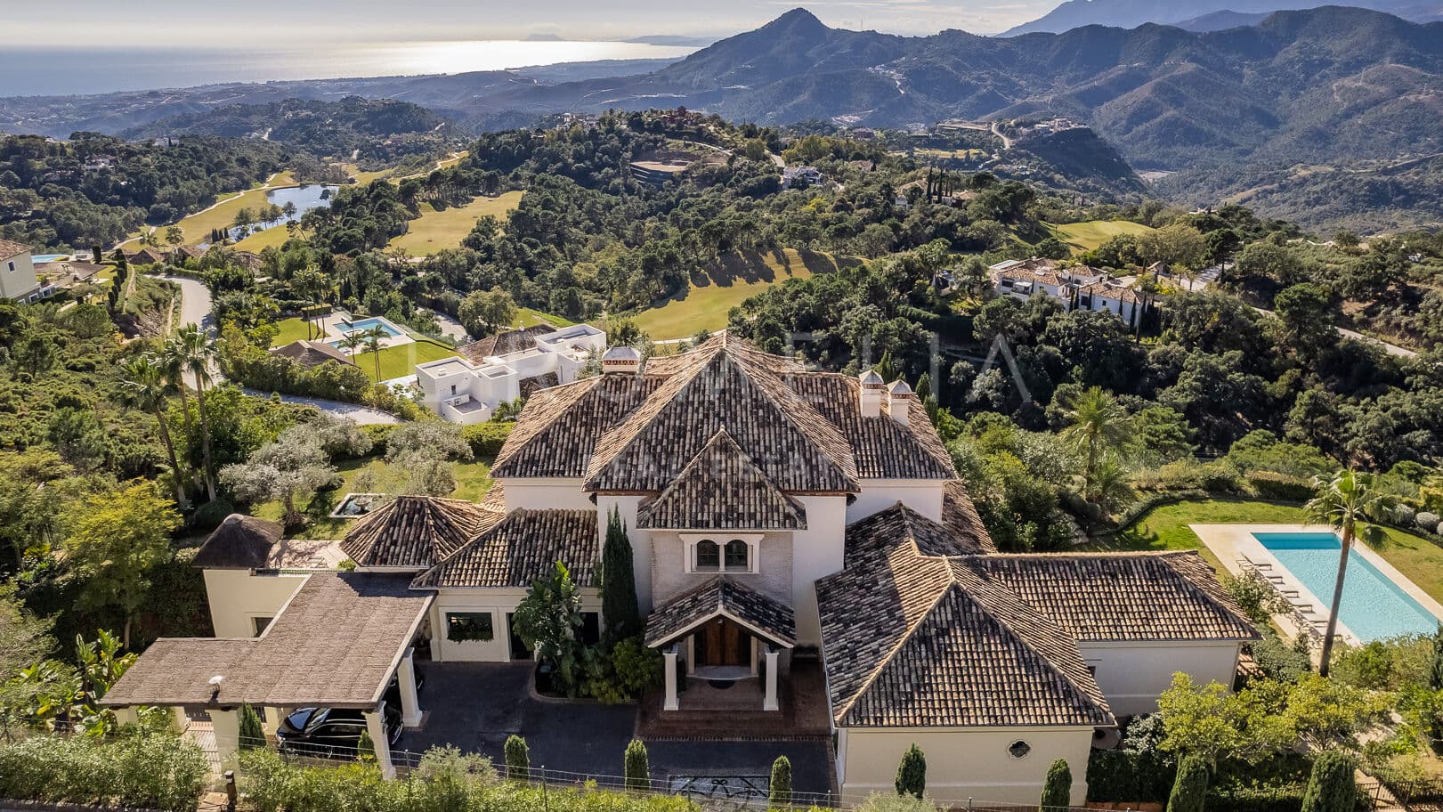 Elegant Villa with Panoramic Views in La Zagaleta, Benahavís