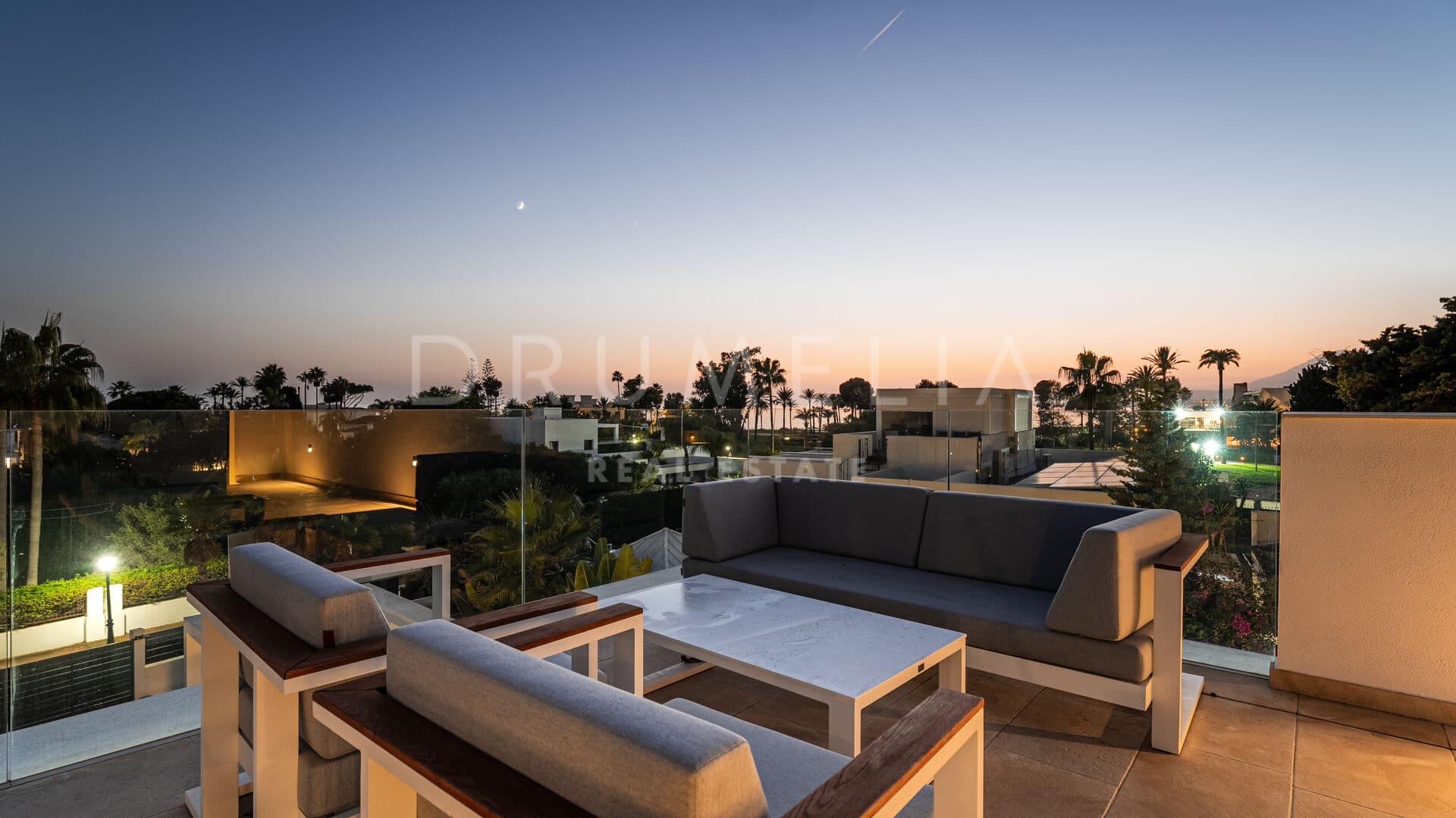 Villa Mirage - Stunning Contemporary Villa, Walking Distance to the Beach, on the New Golden Mile Beachside- Estepona