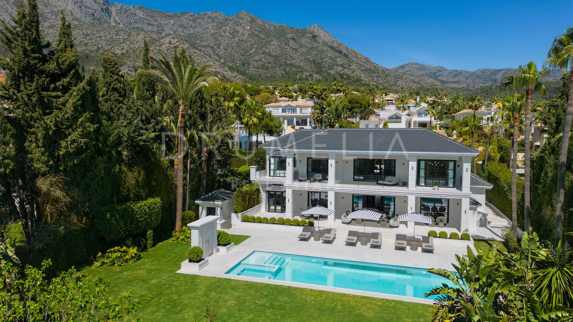 Villa Marusha - Modern Andalusian Villa in Sierra Blanca with La Concha and Sea views