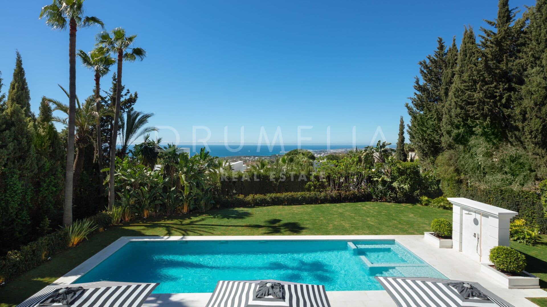Villa Marusha - Modern Andalusian Villa in Sierra Blanca with La Concha and Sea views