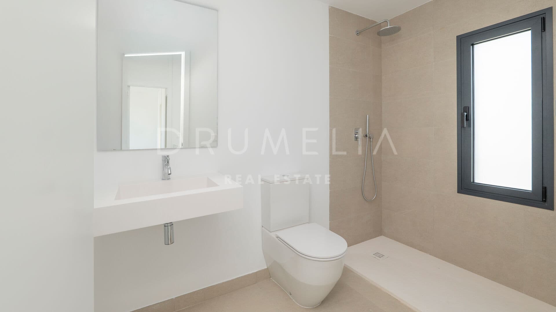 Modern semi-detached villa with pool in Atalaya