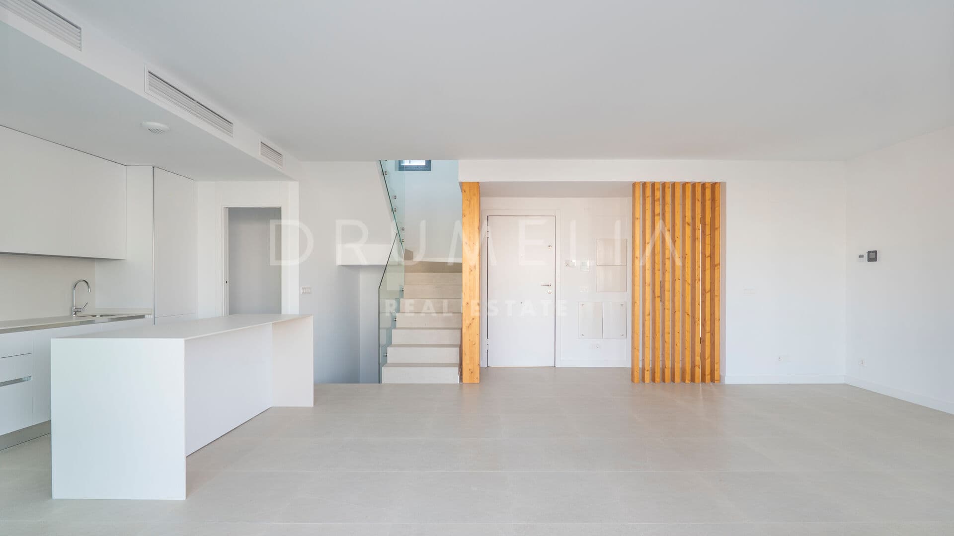 Modern semi-detached villa with pool in Atalaya