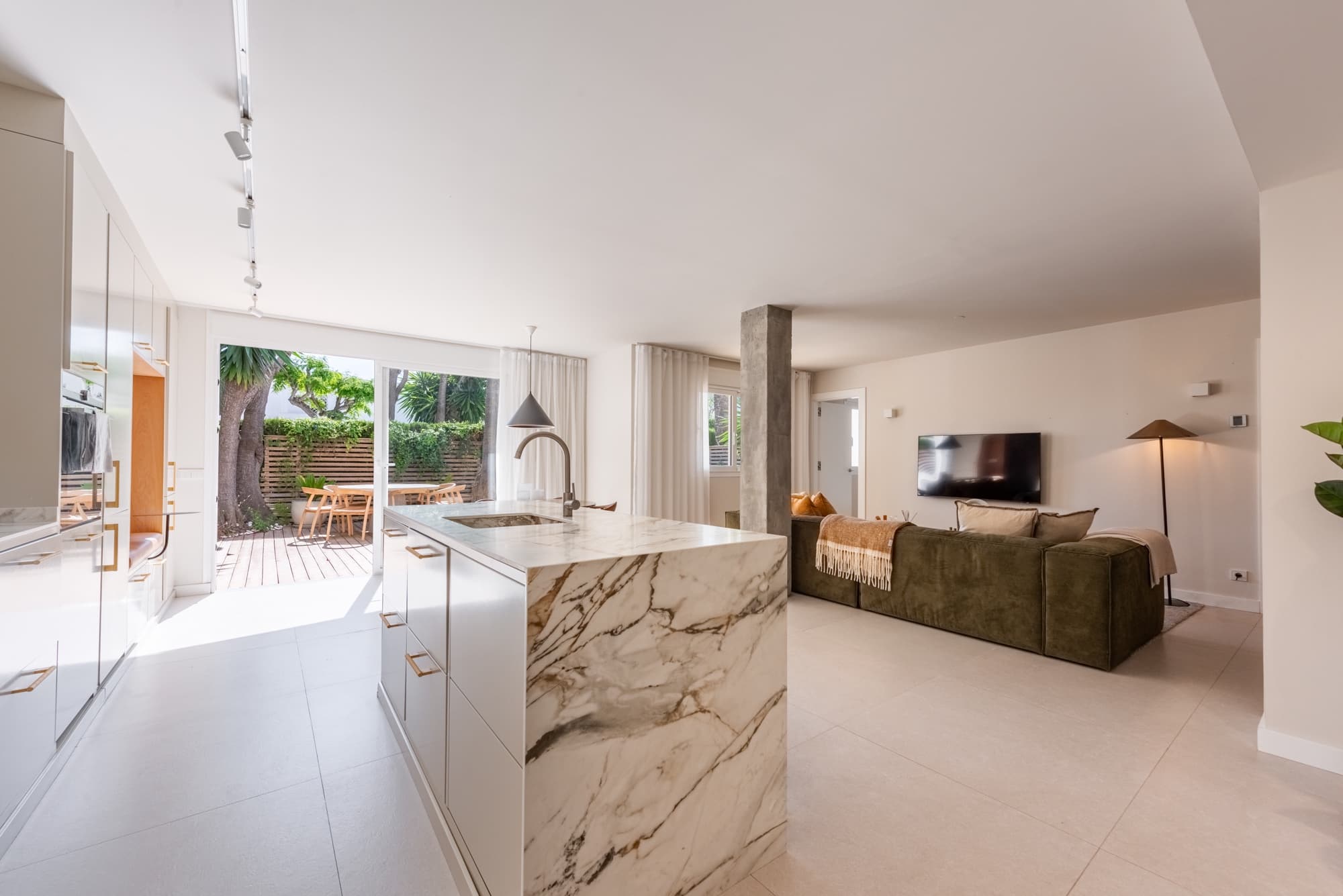 Piso en venta en Nueva Andalucía, Marbella