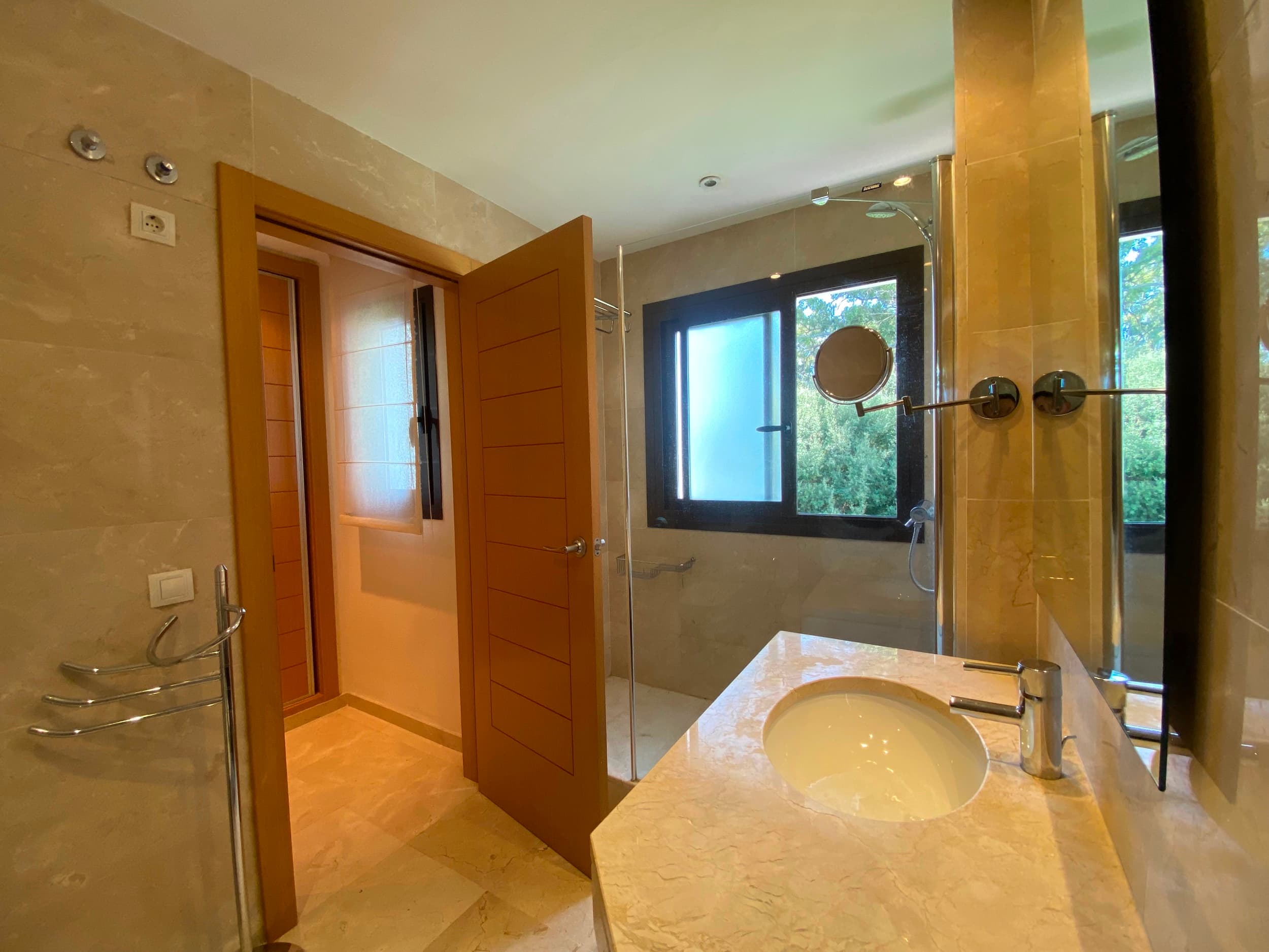 Piso en venta en Nueva Milla de Oro, Estepona
